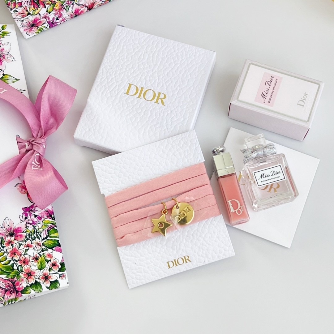 เซ็ทน้ำหอมจิ๋ว Miss Dior Blooming Bouquet Miniature Set 3 Items (Perfume Bracelet Choker & Lip Gloss)