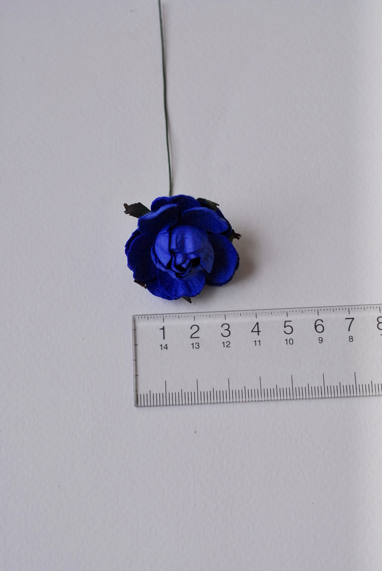 Paper flower, English peony Ranunculus roses 25 pcs., size 3.5 cm., white color. ดอกไม้กระดาษสา ดอกกุหลาบขนาด 3.5 cm. จำนวน 25 ดอก, สีน้ำเงิน ocean blue