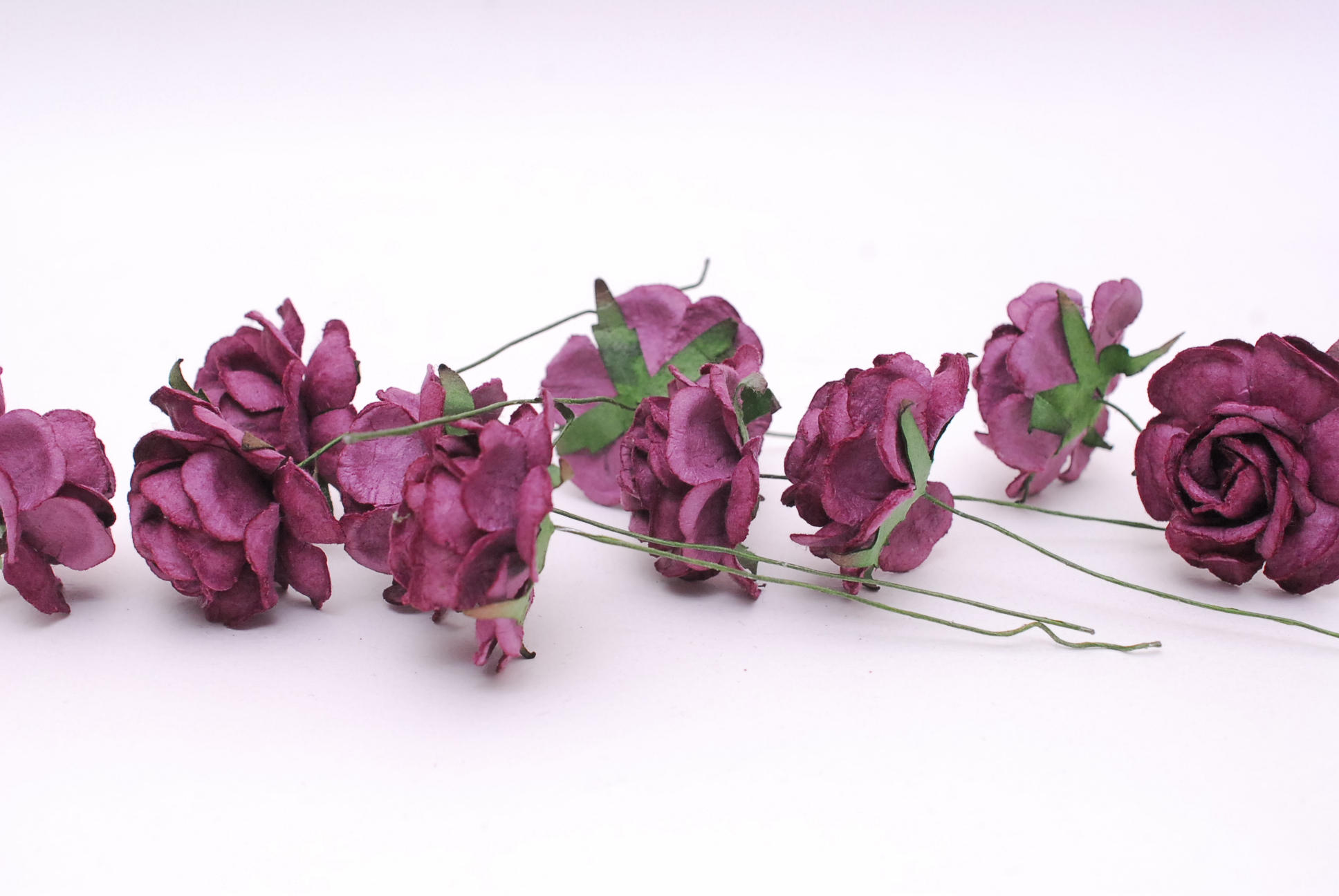 Paper Flower, 25 pieces roses paper size 3.5 cm., byzantine color.