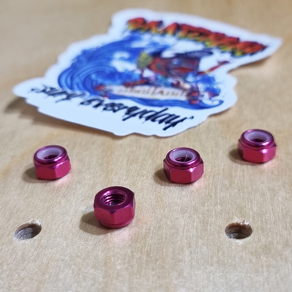 [0309] น็อต Aluminum alloy ตัวเมียยึด ทรัคสเก็ตบอร์ด ชุบสี ยางไนลอนกันคลาย ตัวเล็ก