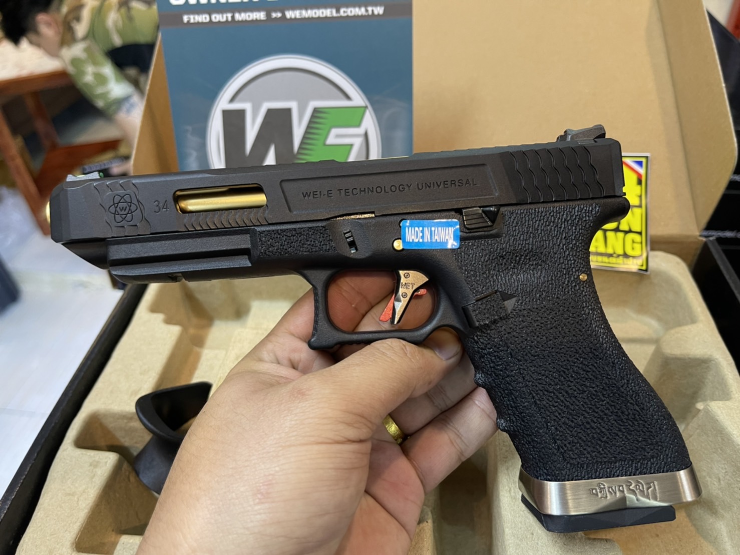 WE - Glock 34 G-Force T1 เฟรมดำ สไลด์ดำ ท่อทอง