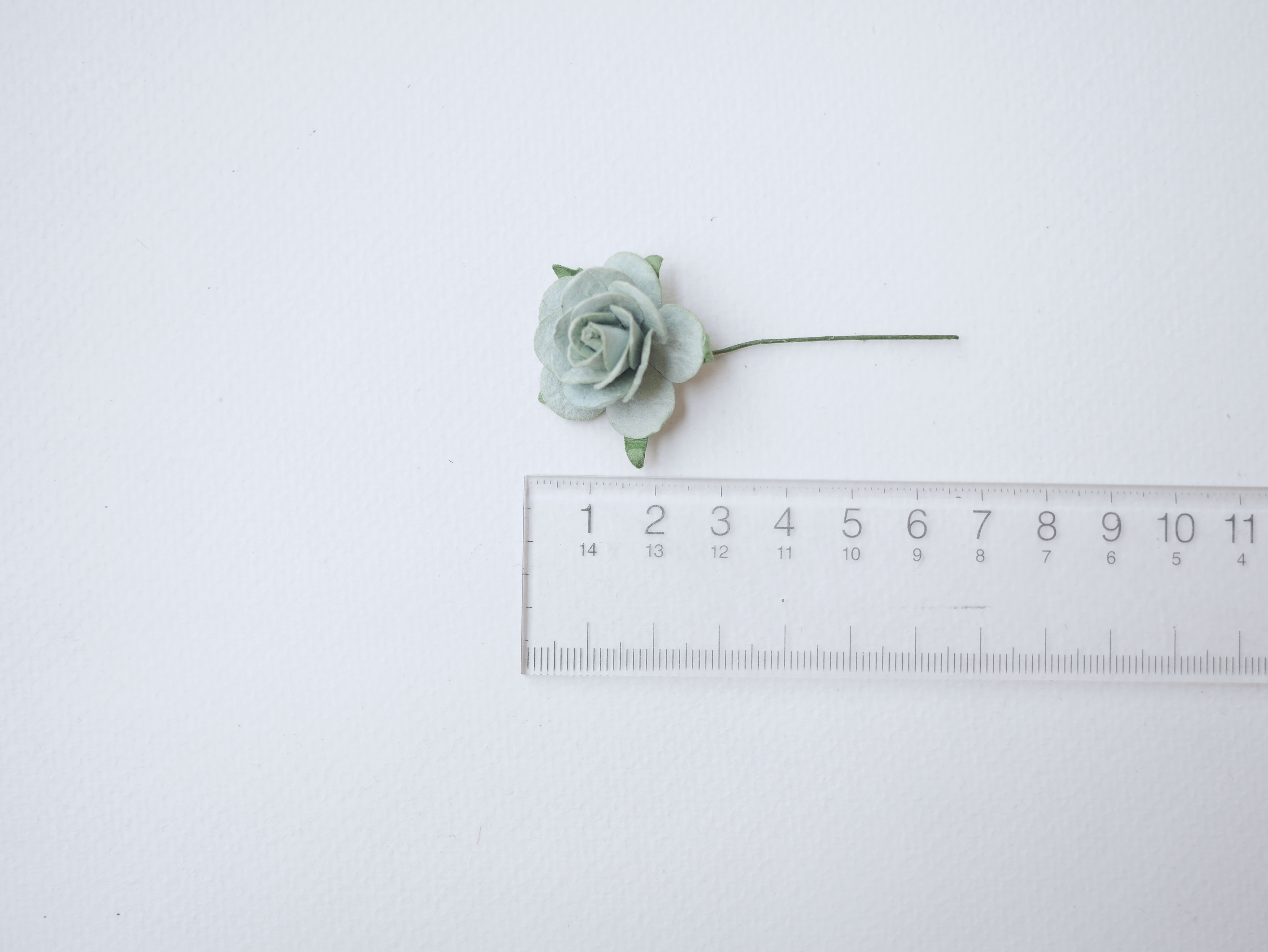 ดอกไม้กระดาษสา ดอกไม้กุหลาบกระดาษ ราคาส่ง, ดอกกุหลาบจิ๋ว ดอกกุหลาบกระดาษสา ดอกไม้ประดิษฐ์ สำหรับตกแต่งของชำร่วย หรืองานแต่งงาน สีเขียวตุ่น ขนาด 2.5 cm. จำนวน 50 ดอก สี 163