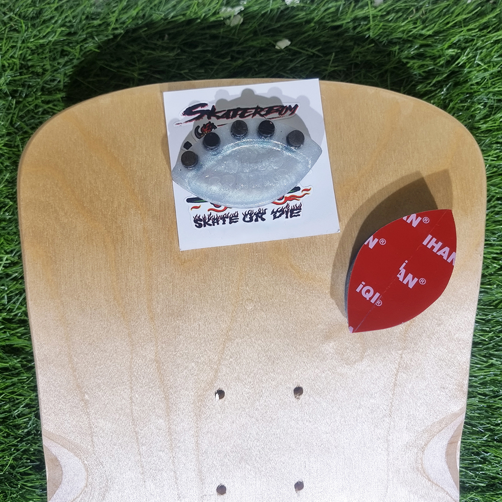 [0302] หินเบรกไฟลุก ติดแผ่นไม้สเก็ตบอร์ด ยกหน้าไม่มีหงาย ป้องกันบอร์ดเป็นรอย brake Tail guard