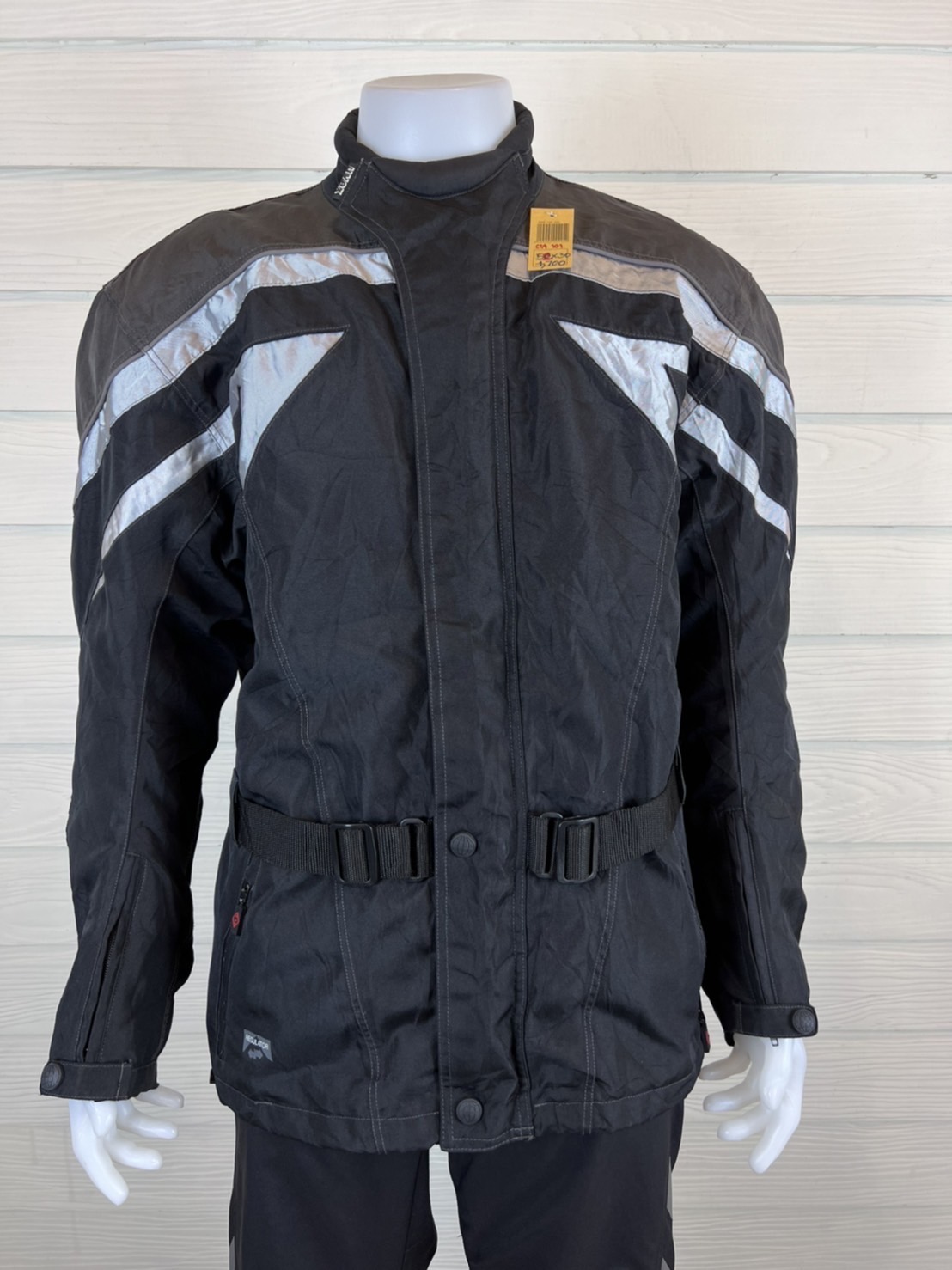 เสื้อขี่มอเตอร์ไซด์( มือสอง) CTA 101 : อก 52" ยาว 30" รอบเอว 46" UVEX