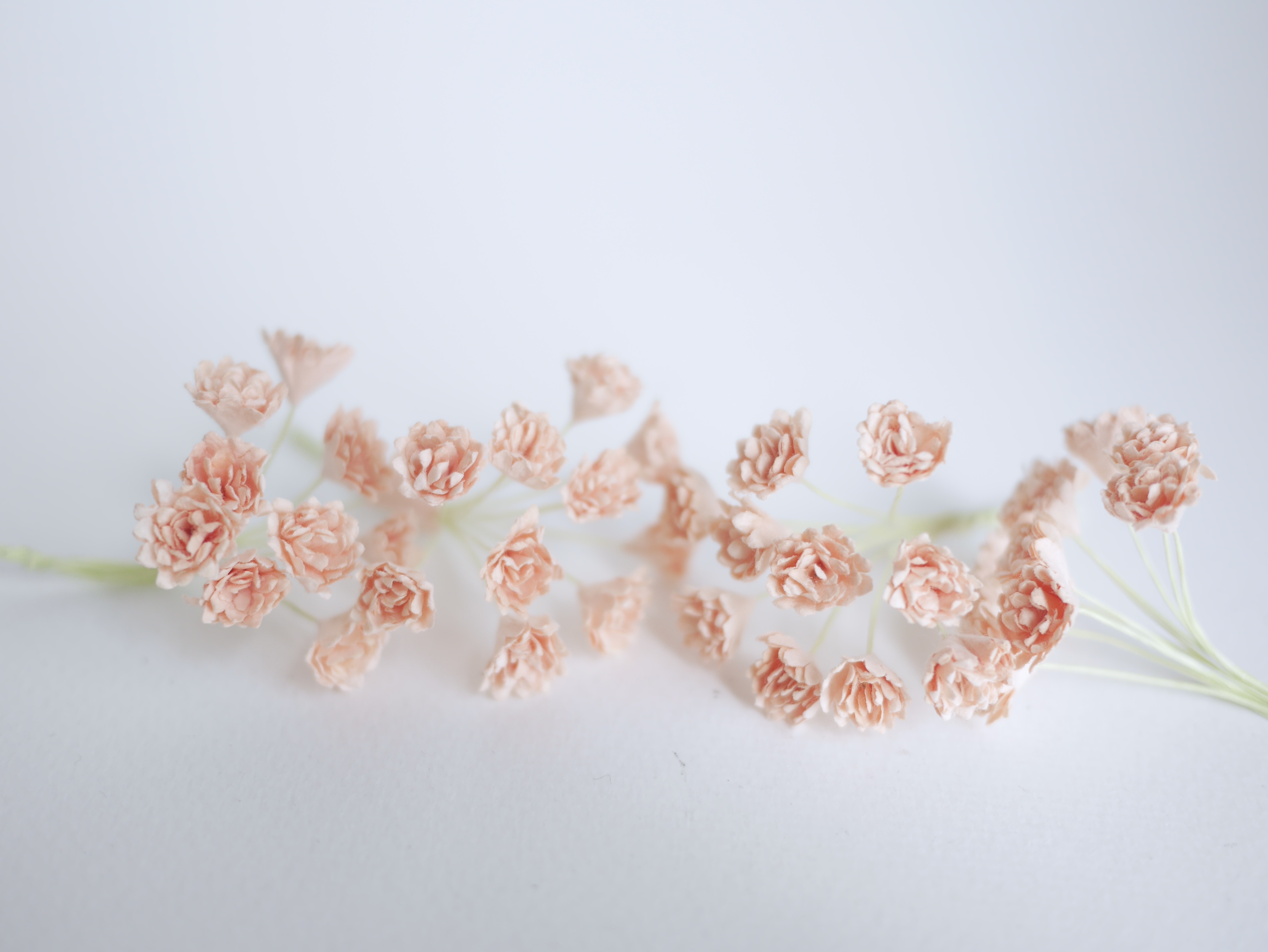 ดอกไม้ประดิษฐ์, ดอกไม้กระดาษสา, ดอก gypsophila, ดอกยิปโซ งานประดิษฐ์ตกแต่งของชำร่วย, ดอกไม้ทำพานพุ่ม, พานรับไหว้, ขนาด 1 cm. สีพีช peach color