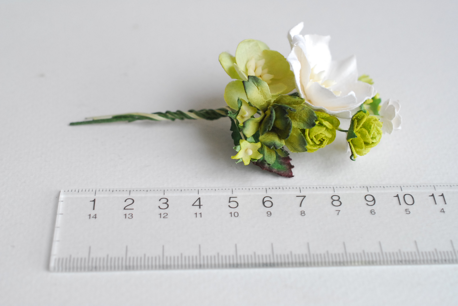 ช่อดอกไม้กระดาษ ดอกไม้ประดับ งานแต่งงาน งานประดิษฐ์ ของชำร่วย ดอกไม้กระดาษสา ช่อดอกไม้สีเขียว งานแต่งงาน DIY wedding boutonniere or making centerpieces gift decoration, small bouquet greenery color.