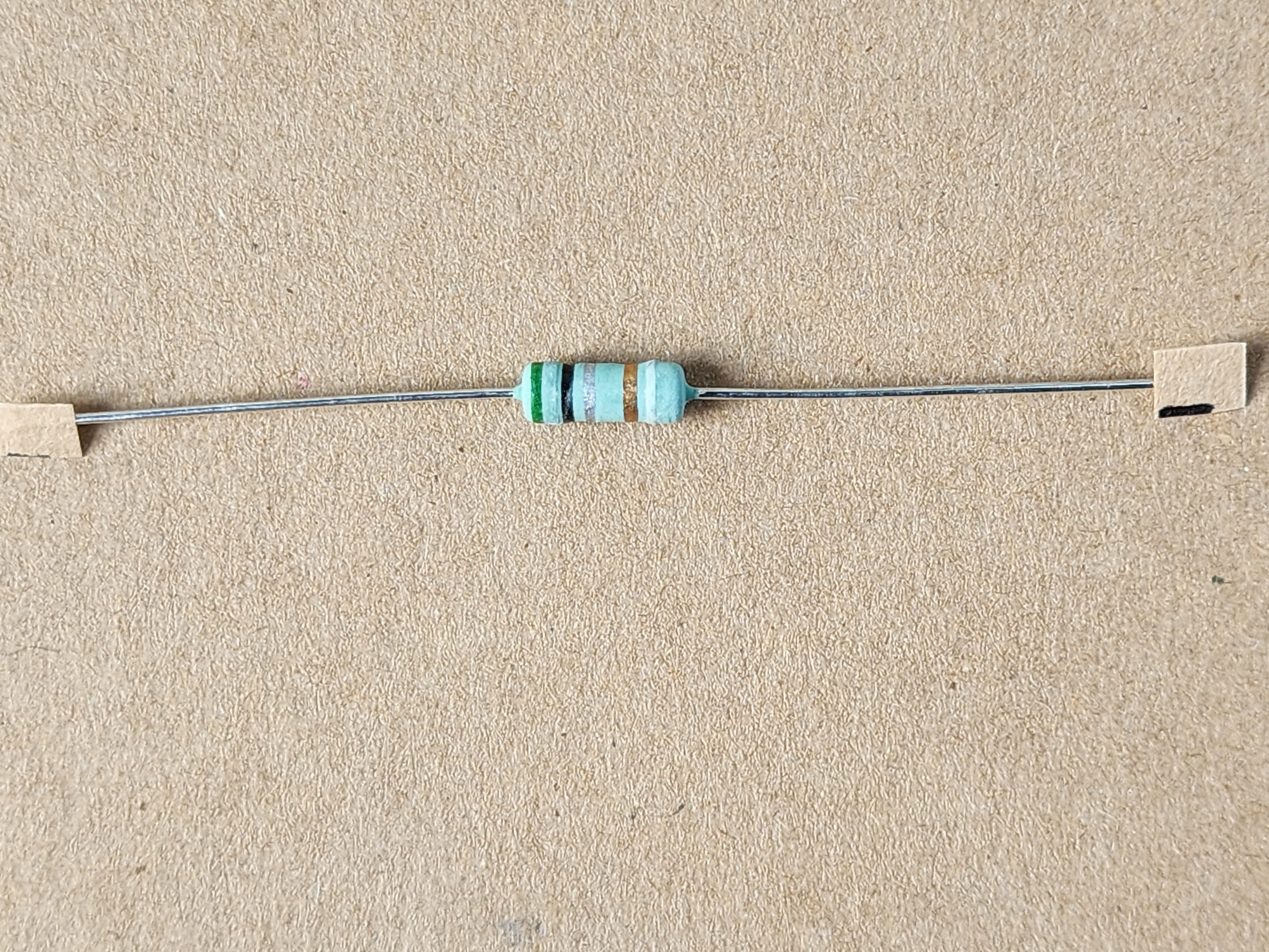 ตัวต้านทานฟิวส์ R ฟิวส์ 0.5 Ohm 5% 2W มีแถบสีอะไรบ้าง ?