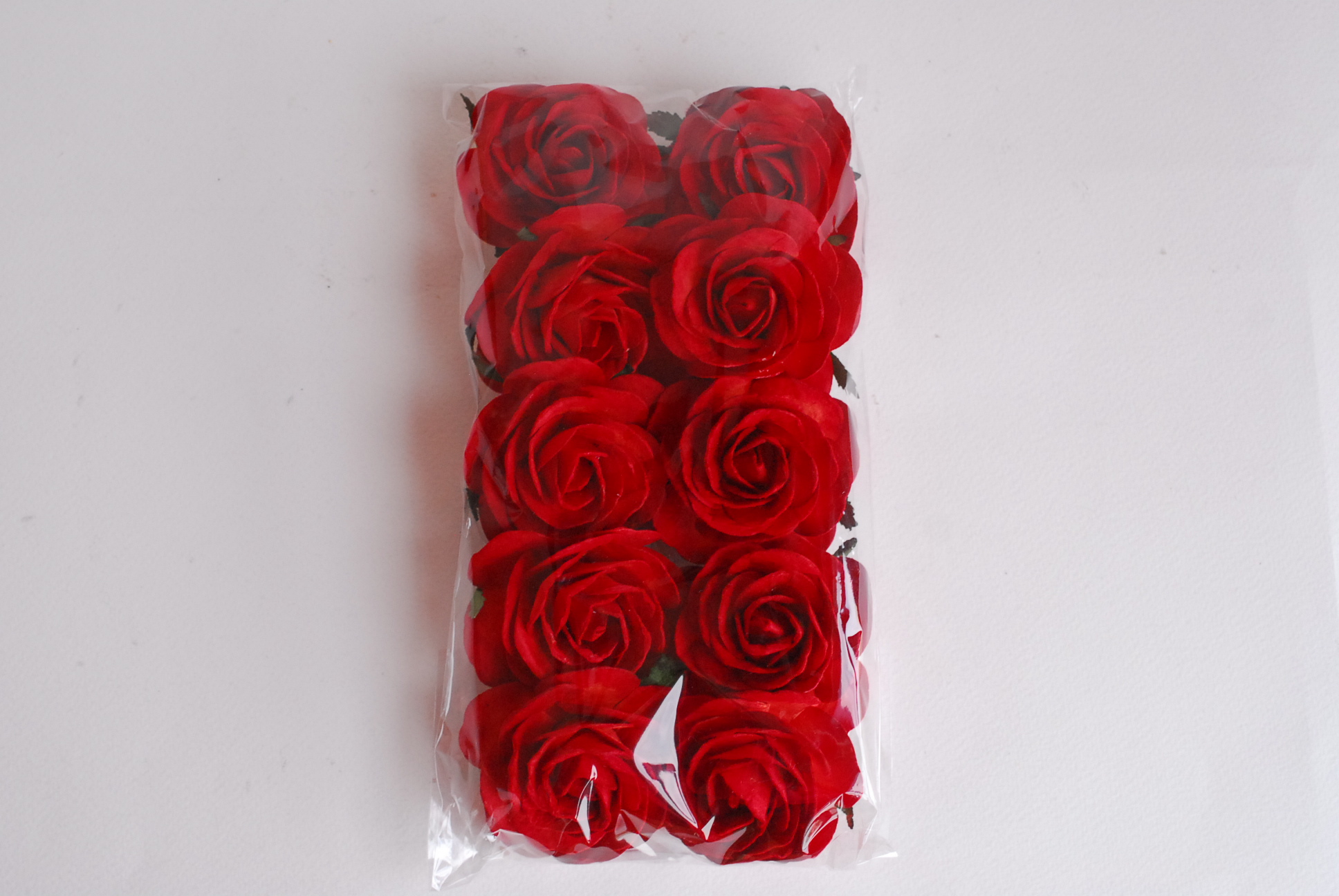 ดอกไม้กระดาษสา ดอกไม้กุหลาบกระดาษ ดอกกุหลาบกระดาษ ขนา่ด 6.5 cm., สำหรับของชำร่วย, งานแต่งงาน, สีแดงสด Paper flower,10 Pieces mulberry rose, 6.5 cm. red color