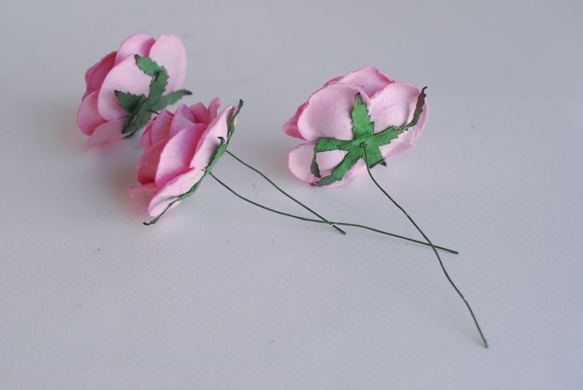 ดอกไม้กระดาษสา ดอกไม้กุหลาบกระดาษ ดอกไม้ประดิษฐ์ งานแต่งงาน ตกแต่งของชำร่วย, งานแต่งงาน สีชมพู ขนา่ด 4.5 cm., Paper flower,20 Pieces mulberry rose, 4.5 cm. pink color.