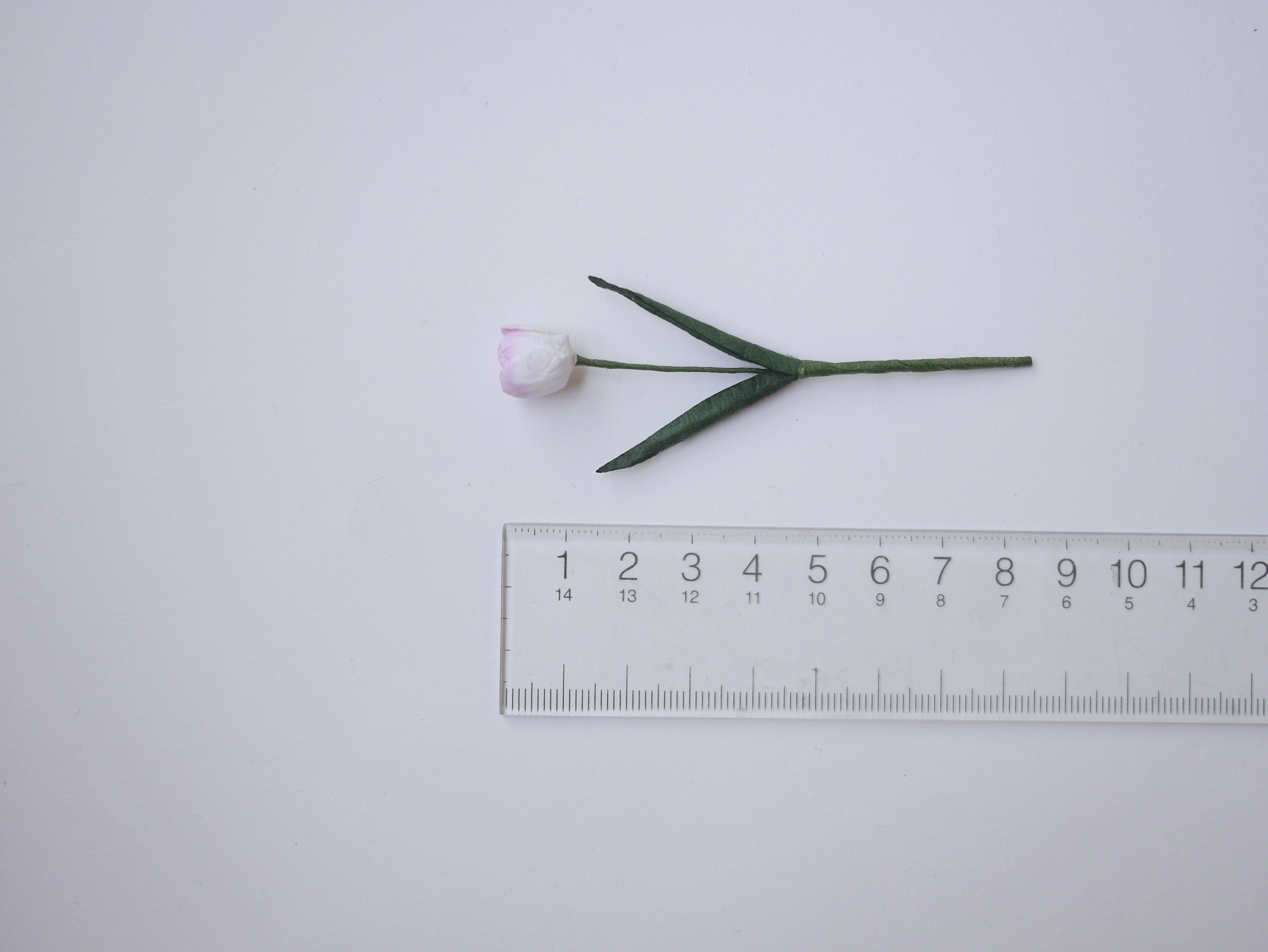 ดอกไม้ประดิษฐ์, ดอกไม้กระดาษสา, ดอกtulips, ดอกทิวลิปส์, ก้านสีเขียว งานประดิษฐ์ตกแต่งของชำร่วย,ทำการ์ดรับเชิญ,ช่อดอกไม้ขนาดเล็ก, ขนาด 1.5 cm. สีชมพูอ่อนปัดขาว