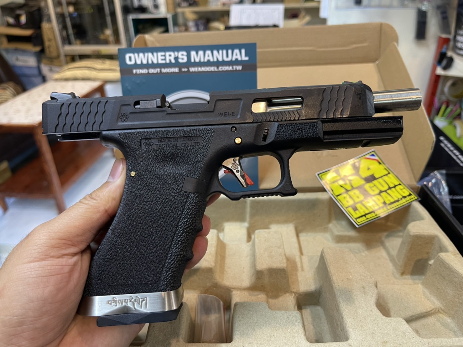 WE - Glock 34 G-Force T1 เฟรมดำ สไลด์ดำ ท่อเงิน