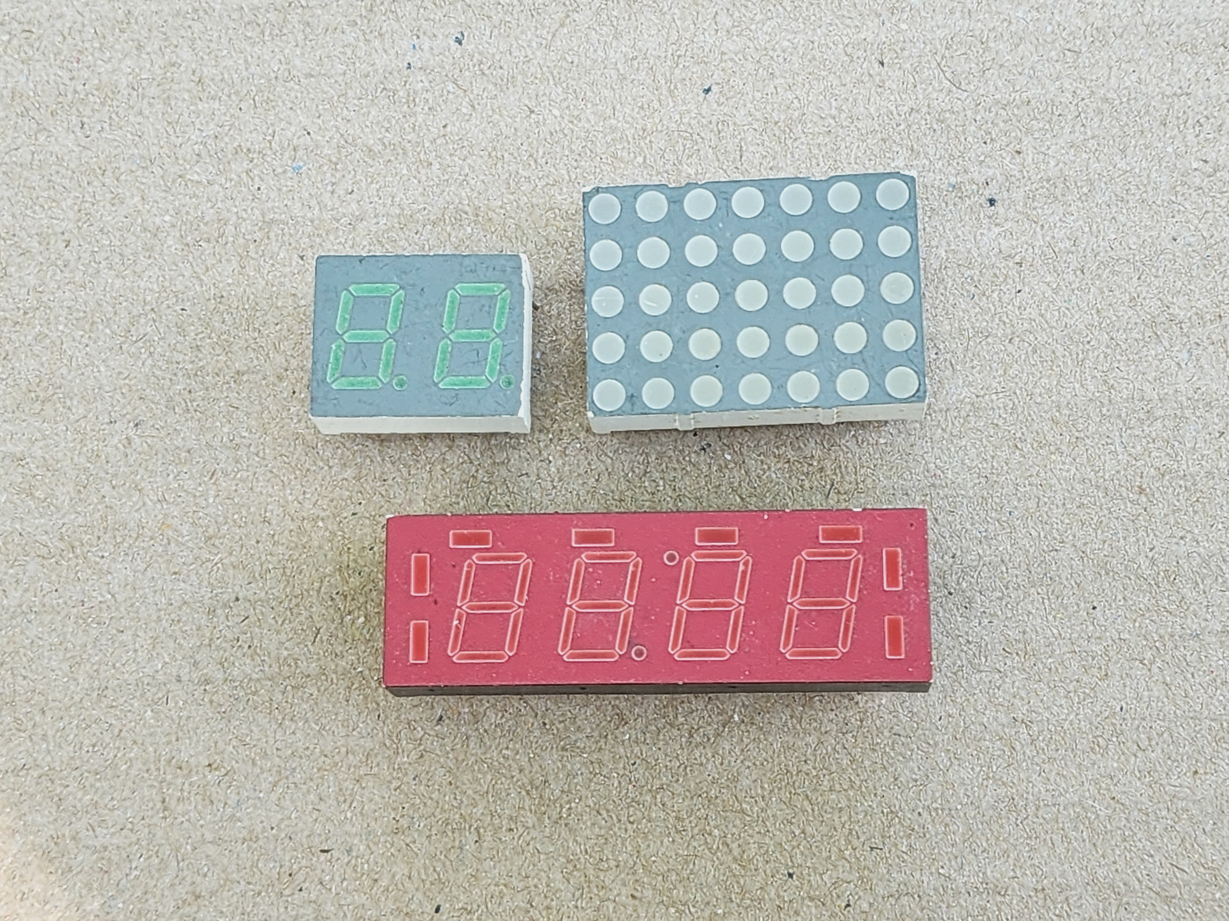 ไดโอดเปล่งแสง หรือ LED ( Light Emitting Diode ) แบบต่างๆ