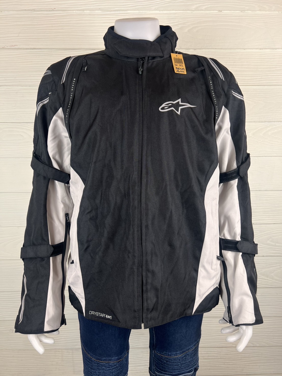 เสื้อขี่มอเตอร์ไซด์( มือสอง) CSA 683 : อก 52" ยาว 29" รอบเอว 50“ (XL) alpinestars