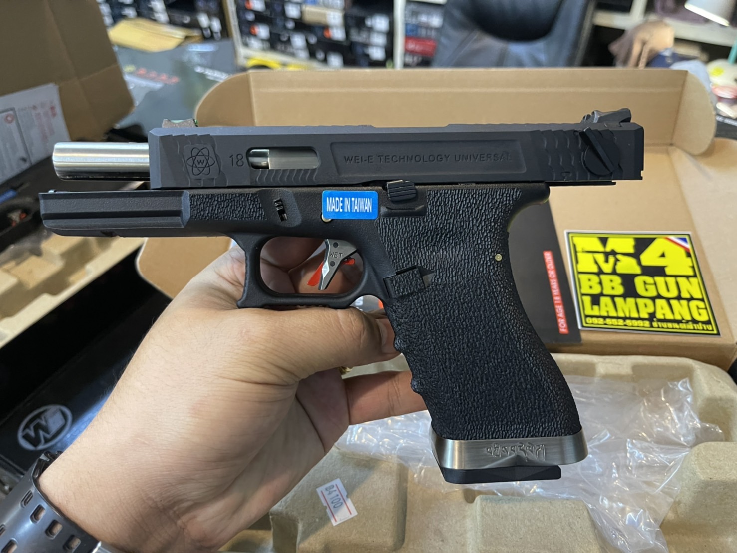 WE Glock18 G-Force Custom – เฟรมดำ สไลด์ดำ ลำกล้องเงิน T5