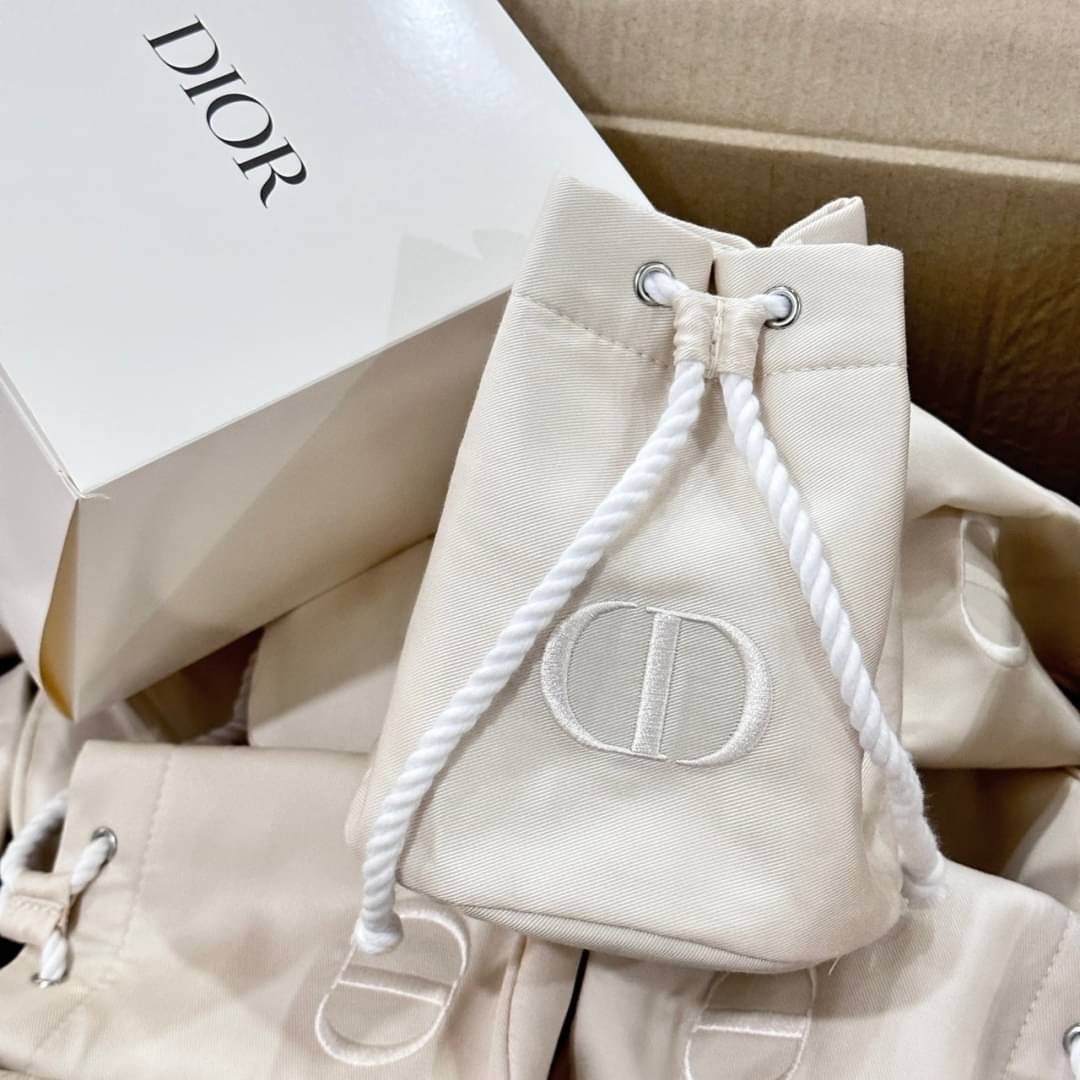 กระเป๋า Dior ทรงขนมจีบ สีครีม