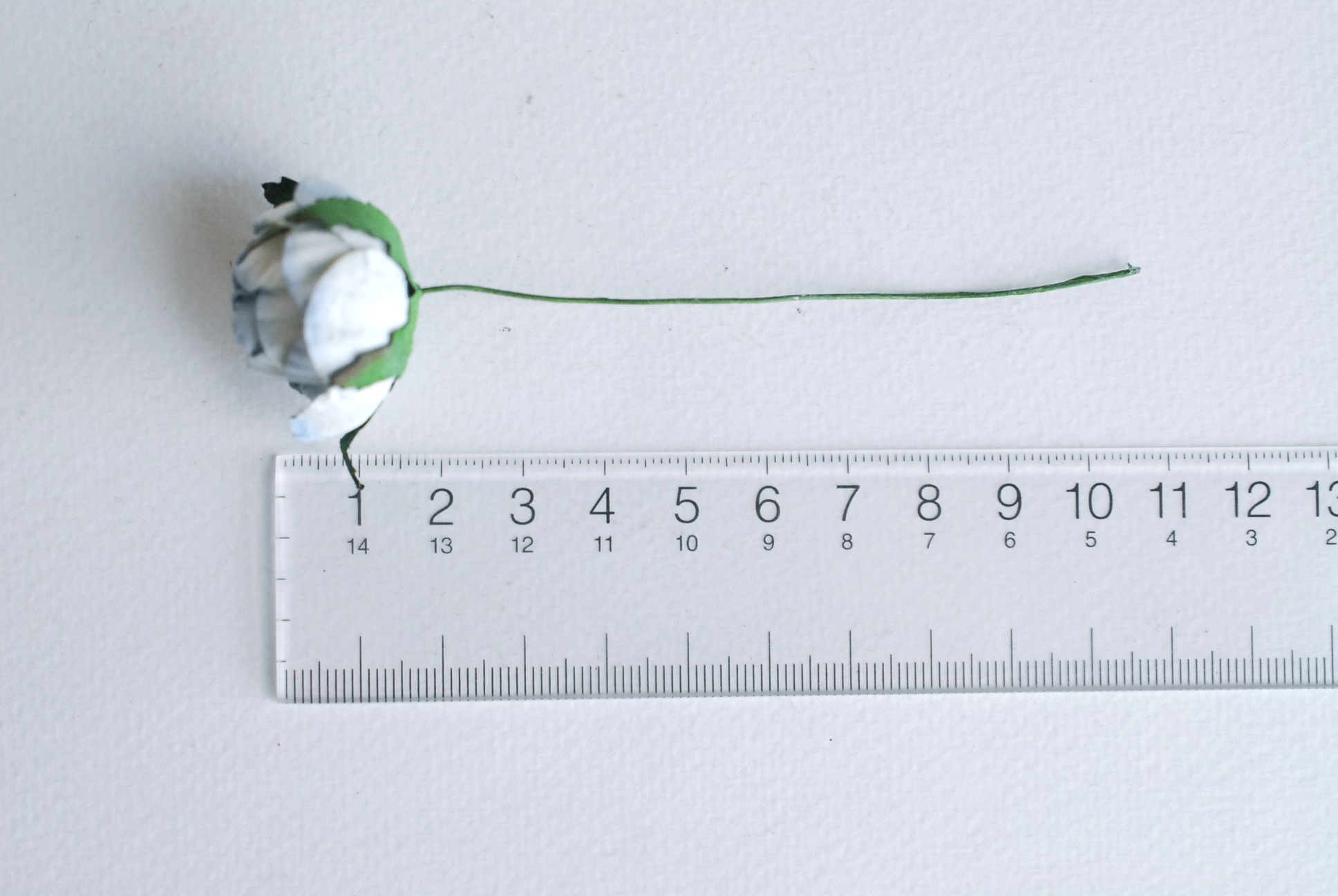 ดอกไม้กระดาษสา ดอกไม้กระดาษราคาส่ง ดอกกุหลาบจิ๋ว ดอกุหลาบทำข้อมือเพื่อนเจ้าสาว สำหรับตกแต่งของชำร่วย งานแต่งงาน ดอกกุหลาบกลม peony ขนาด 3.5 cm. จำนวน 25 ดอก, สีฟ้าปัดสีขาว