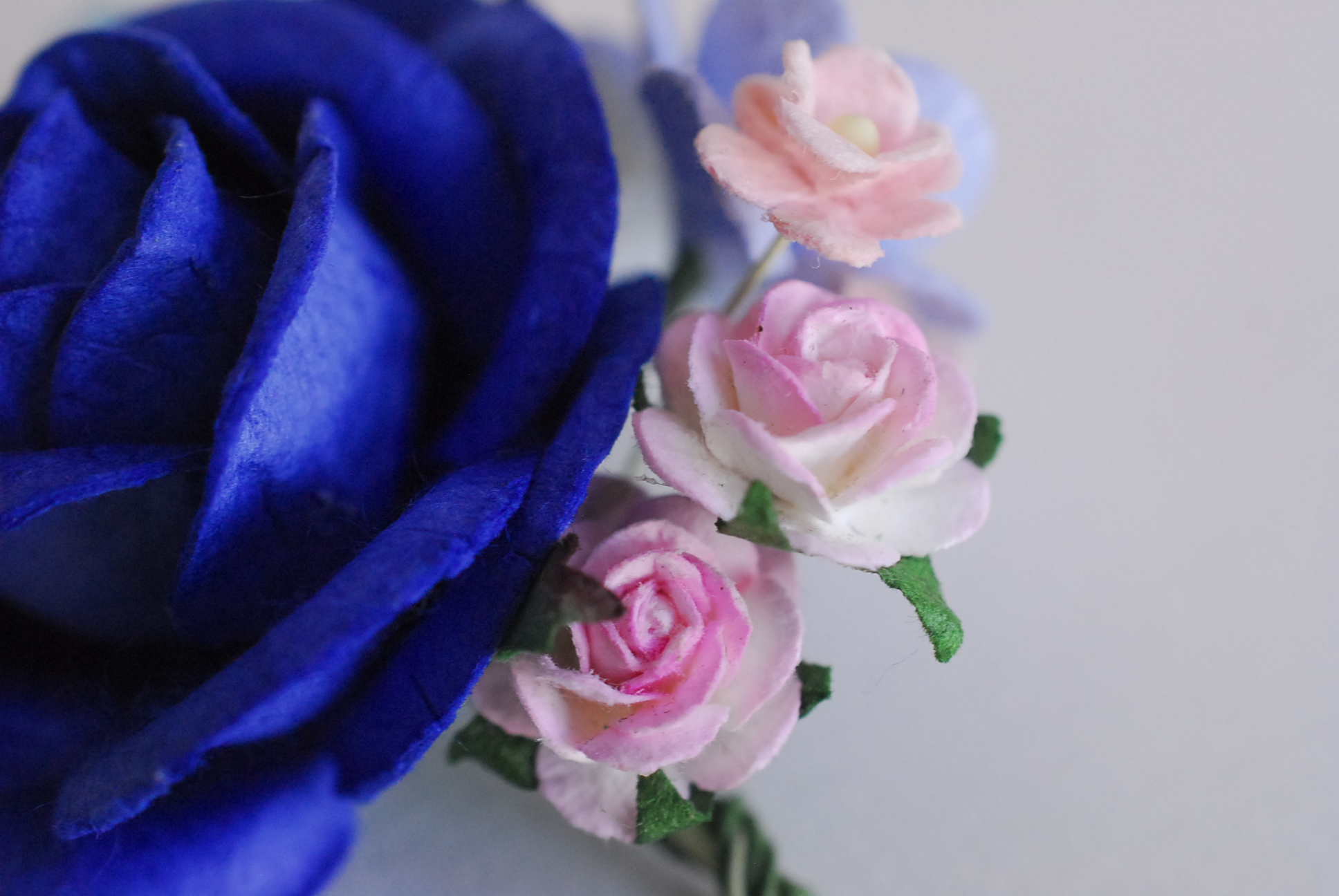 ช่อดอกไม้กุหลาบกระดาษสาสีน้ำเงิน อดอกไม้ประดับ งานแต่งงาน งานประดิษฐ์ ของชำร่วย ดอกไม้กระดาษสา งานแต่งงาน DIY wedding boutonniere or making centerpieces gift decoration