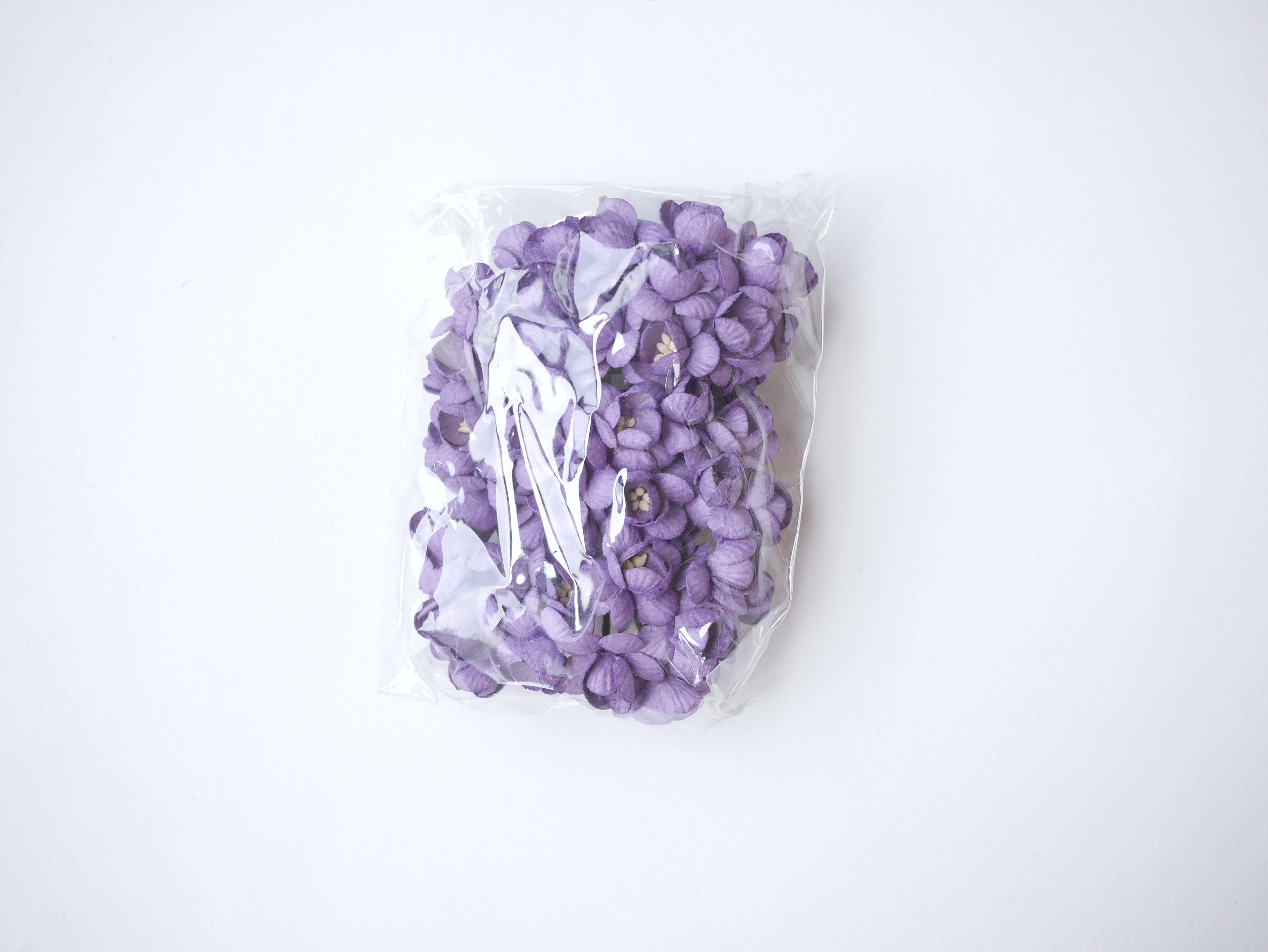 ดอกไม้กระดาษสา ดอกซากุระกระดาษ ขนาดเล็ก ดอกไม้กระดาษสาราคาส่ง ดอกไม้กระดาษสำหรับตกแต่งของชำร่วย งานแต่งงาน ทำช่อดอกไม้ติดอกเจ้าบ่าว ข้อมือดอกไม้เจ้าสาว ขนาด 2.5 cm. 50 ดอก สีม่วงเข้ม Paper flowers supplies: DIY wedding tools small Cherry blossom (Sakura)