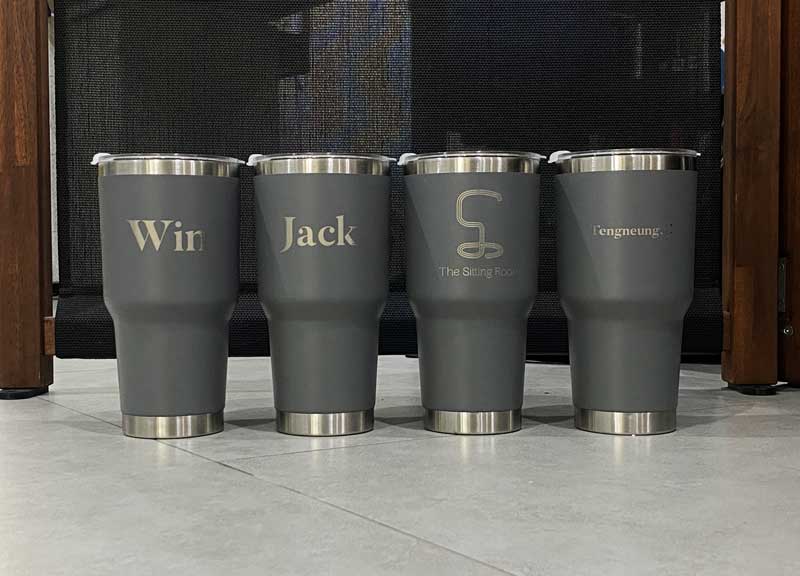 สลักชื่อ สลักข้อความ สลักรูป เลเซอร์ชื่อ เลเซอร์ข้อความ เลเซอร์รูป บนกระบอกน้ำ