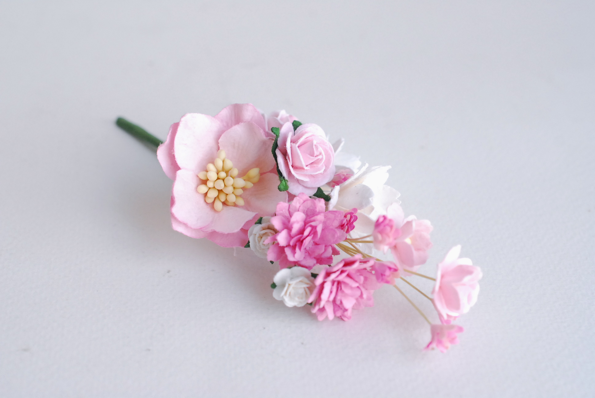 ช่อดอกไม้ติดอกเจ้าบ่าว ช่อดอกไม้ประดับ งานแต่งงาน งานประดิษฐ์ ของชำร่วย ดอกไม้กระดาษสา งานแต่งงาน DIY wedding boutonniere