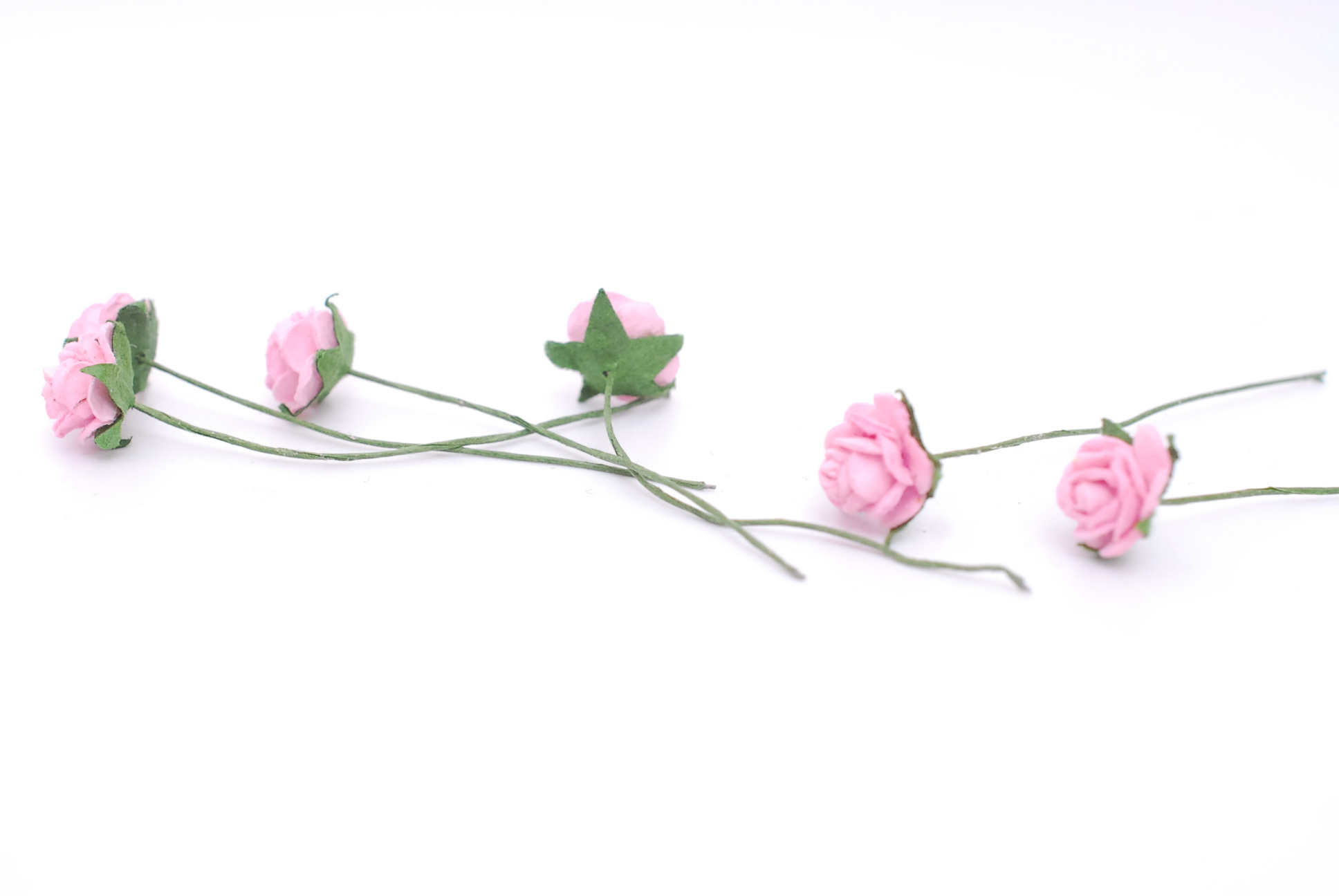 ดอกไม้กระดาษสาสำหรับตกแต่ง ของชำร่วย ดอกกุหลาบ กระดาษสา สีชมพู #120 ขนาด 1 cm. จำนวน 100 ดอก/1 ถุง