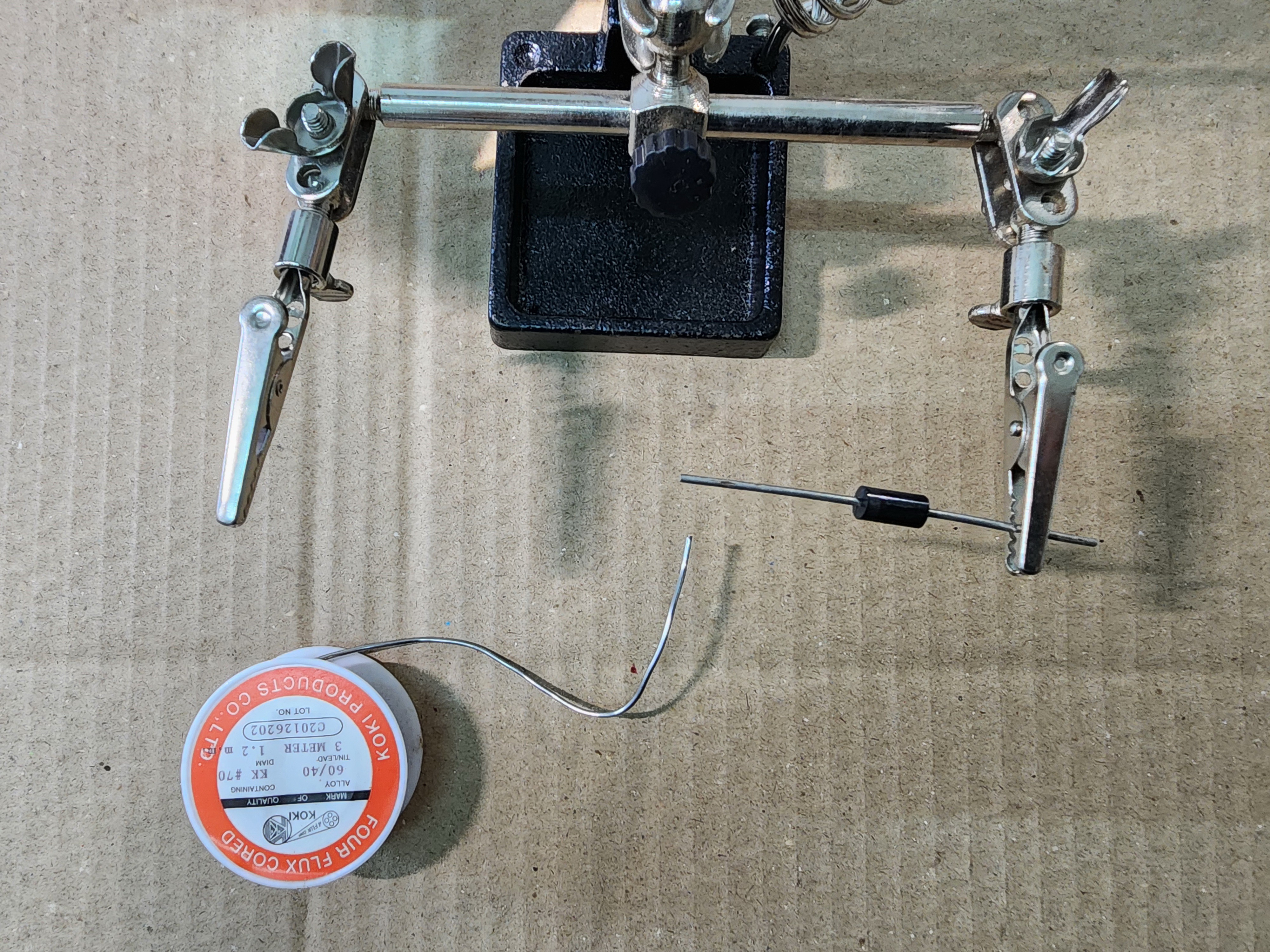 แท่นจับยึดชิ้นงานเพื่อบัดกรี 3 IN 1 จับ ส่อง วาง