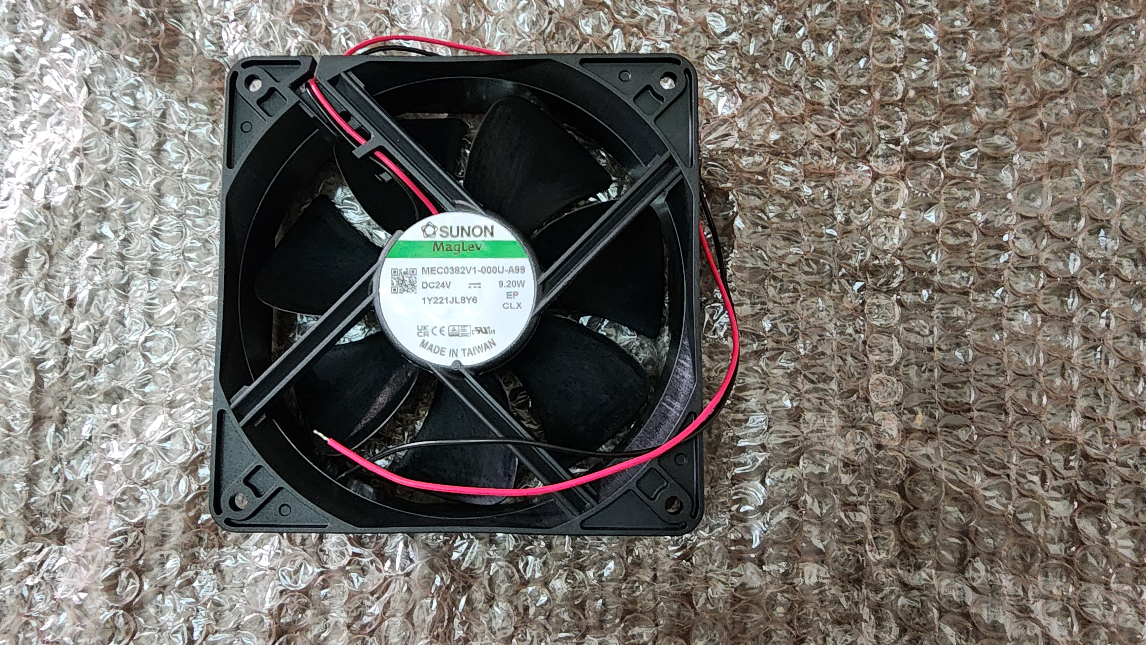 รับจัดพัดลม 24V และ จัดแจ็คเสียบ พัดลม 24 V 2 สาย และ 3 สาย