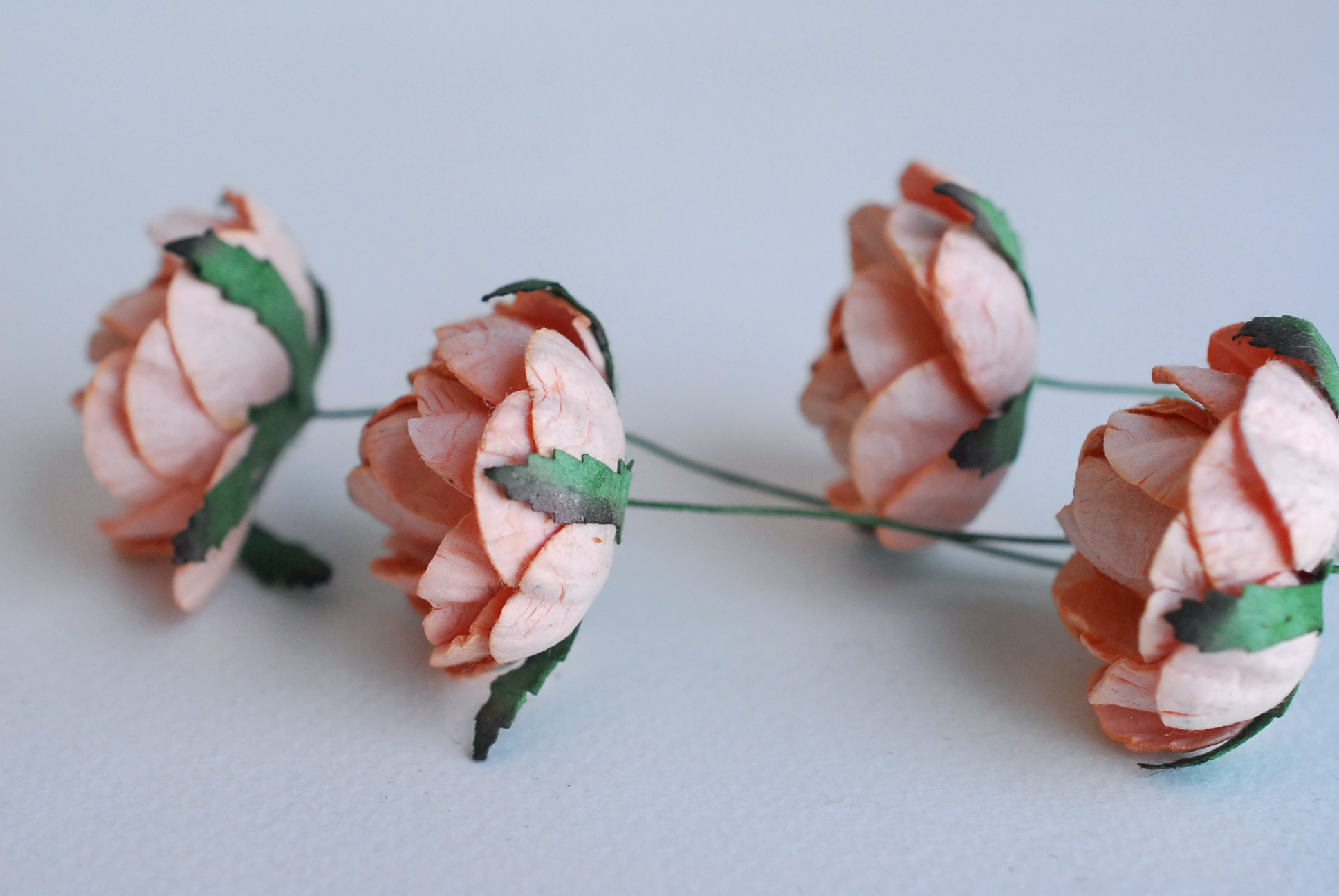 ดอกกุหลาบกระดาษสา peony ดอกไม้กระดาษสาราคาส่ง, ดอกไม้กระดาษ,ดอกไม้ประดิษฐ์ สำหรับตกแต่งของชำร่วย งานแต่งงาน ดอกกุหลาบกลม peony ขนาด 3.5 cm. จำนวน 25 ดอก, สีส้มพีช Paper Flowers, Peony flowers supplies size 3.5cm./ 25 pieces, handmade flowers. peach orange