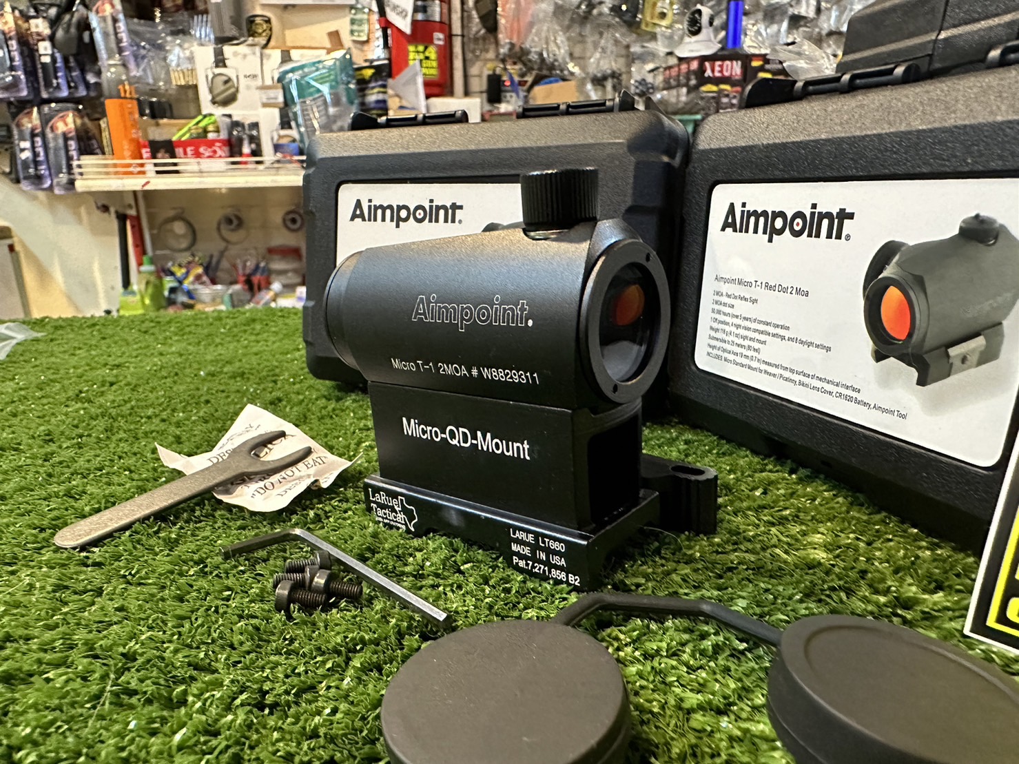 Dot: Aimpoint Micro T-1