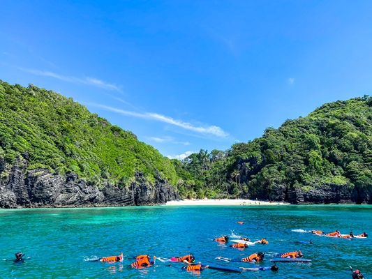 อันดับ 1 ทัวร์เกาะพีพี อ่าวมาหยา อ่าวปิเละ เกาะไผ่ โดยเรือสปีดโบ๊ท