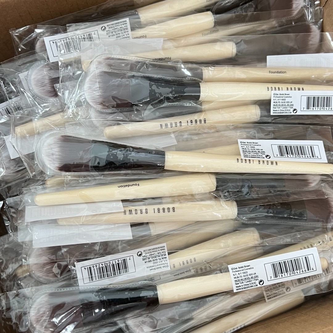 แปรงลงรองพื้น Bobbi Brown Foundation Brush