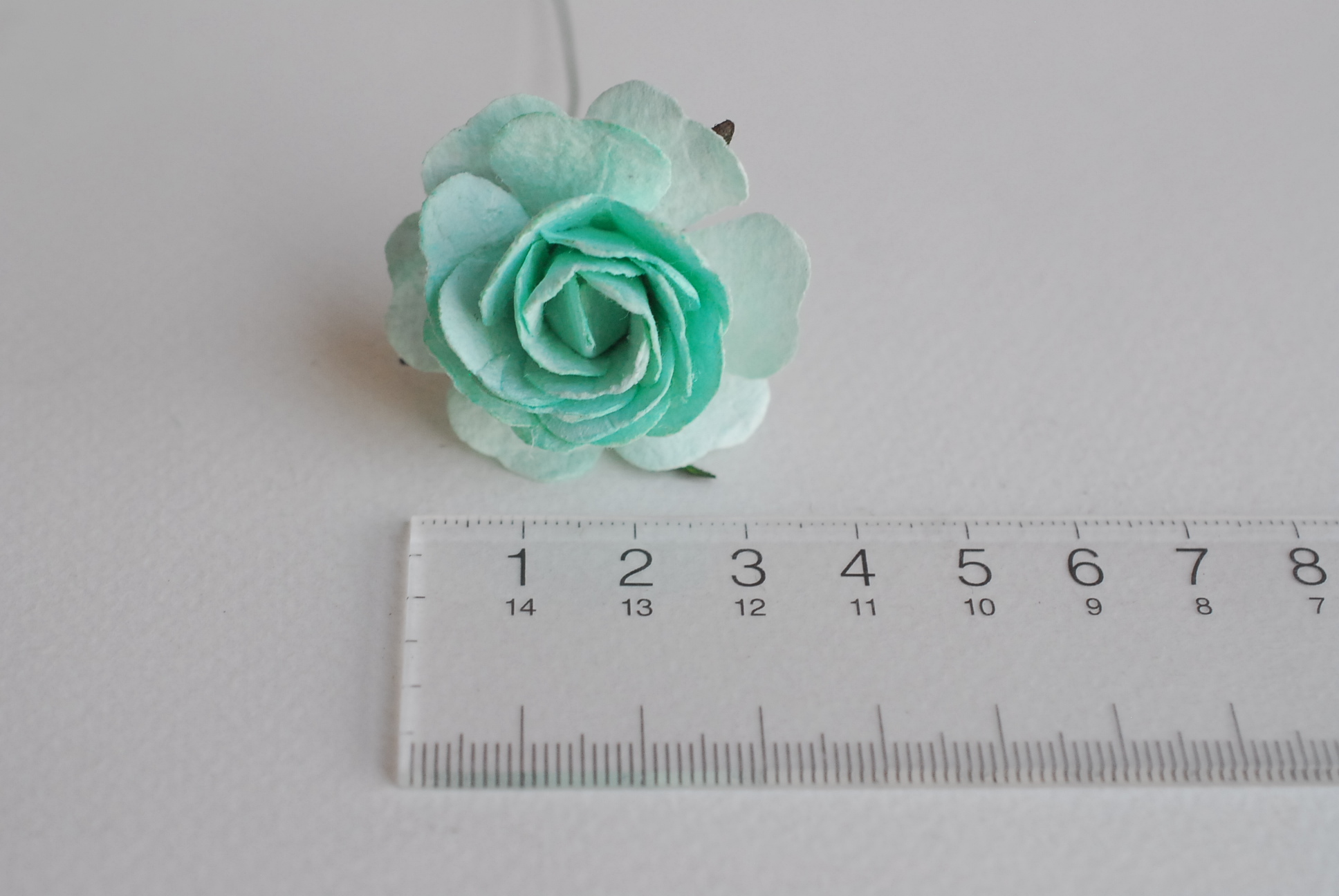 ดอกไม้กระดาษสา ราคาส่ง, ดอกกุหลาบกระดาษสา ดอกไม้ประดิษฐ์ สำหรับตกแต่ง หรืองานแต่งงาน สีmint ขนาด 3.5 cm. จำนวน 25 ดอก Paper flowers, handmade flowers, small roses paper size 3.5 cm. 25 pieces, mint color.