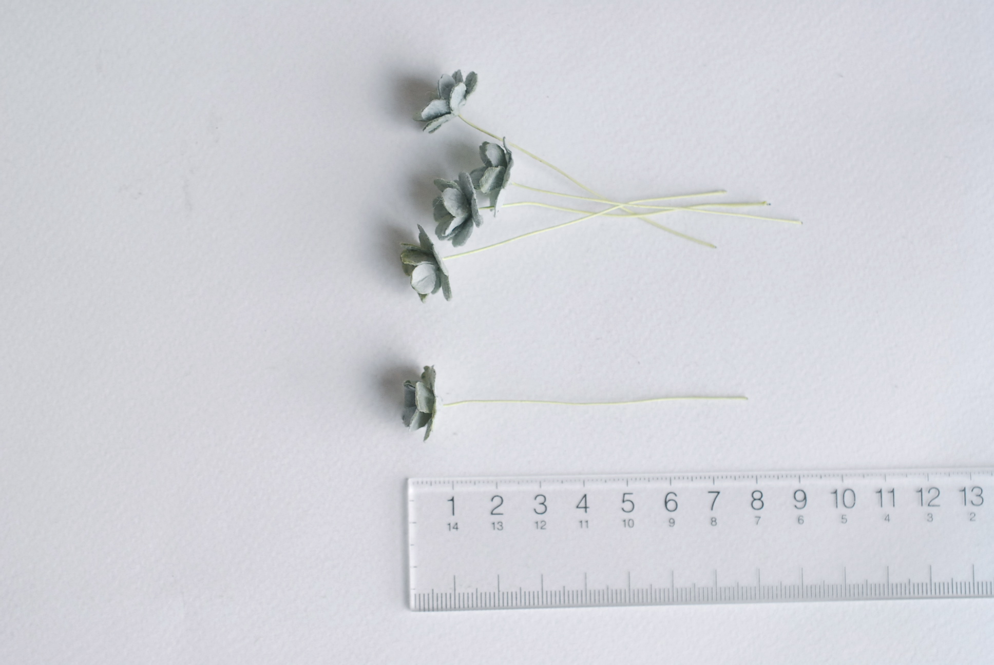 ดอกไม้กระดาษสา ราคาส่ง, ดอกไฮเดรนเยียกระดาษสา ดอกไม้ประดิษฐ์ ตกแต่งงานแต่งงาน ประดิษฐ์ข้อมือเพื่อนเจ้าสาว ขนาด 1.5 cm., สำหรับของชำร่วย, งานแต่งงาน, ดอกไม้ทำข้อมือเจ้าสาว สีเขียวตุ่น จำนวน 100 ดอก Paper flower,100 Pieces mulberry hydenyia, 1.5 cm. pale gr