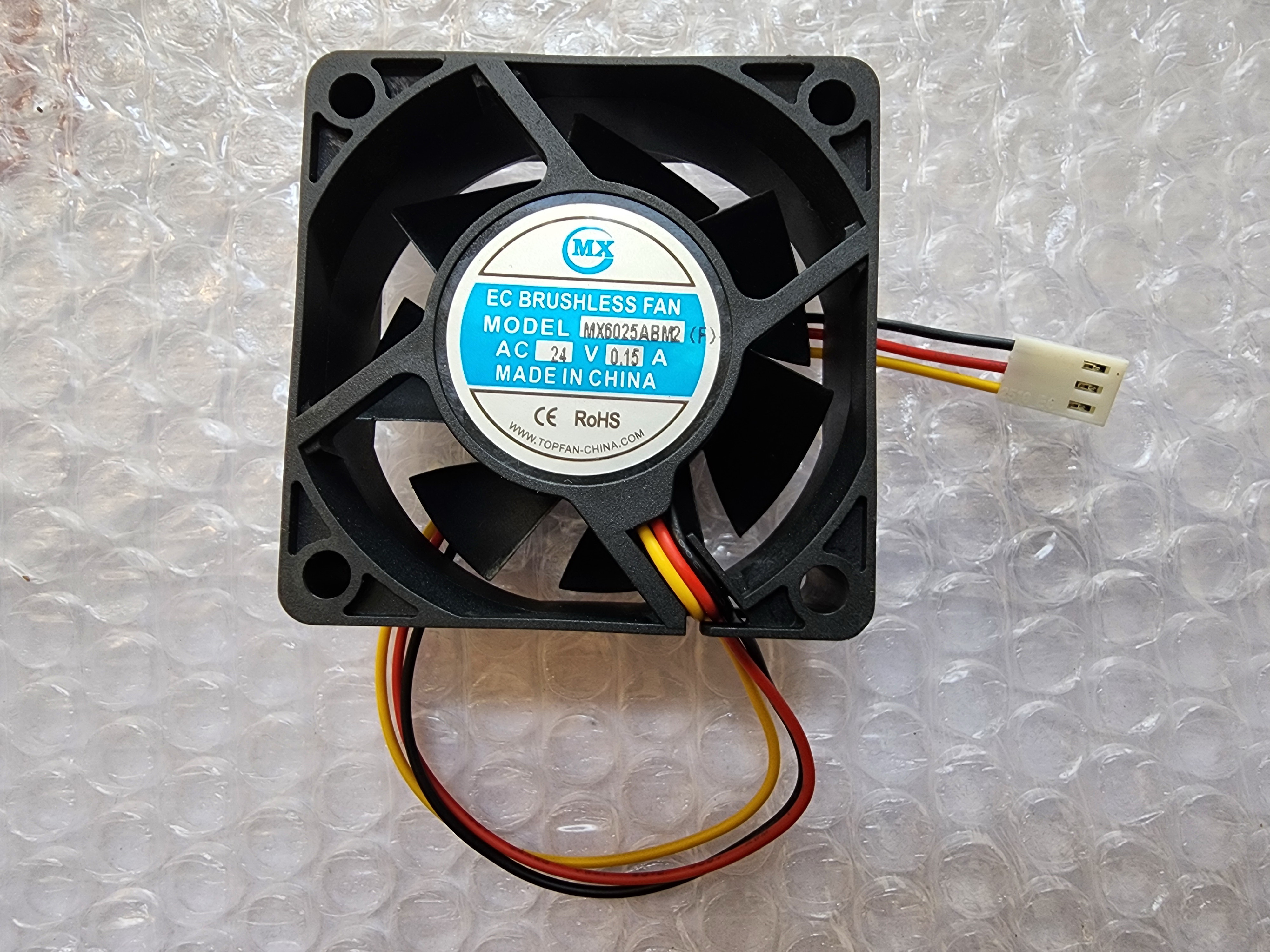 พัดลม 24V 0.15A Size: 60x60x25mm 3 สาย ดำ แดง เหลือง