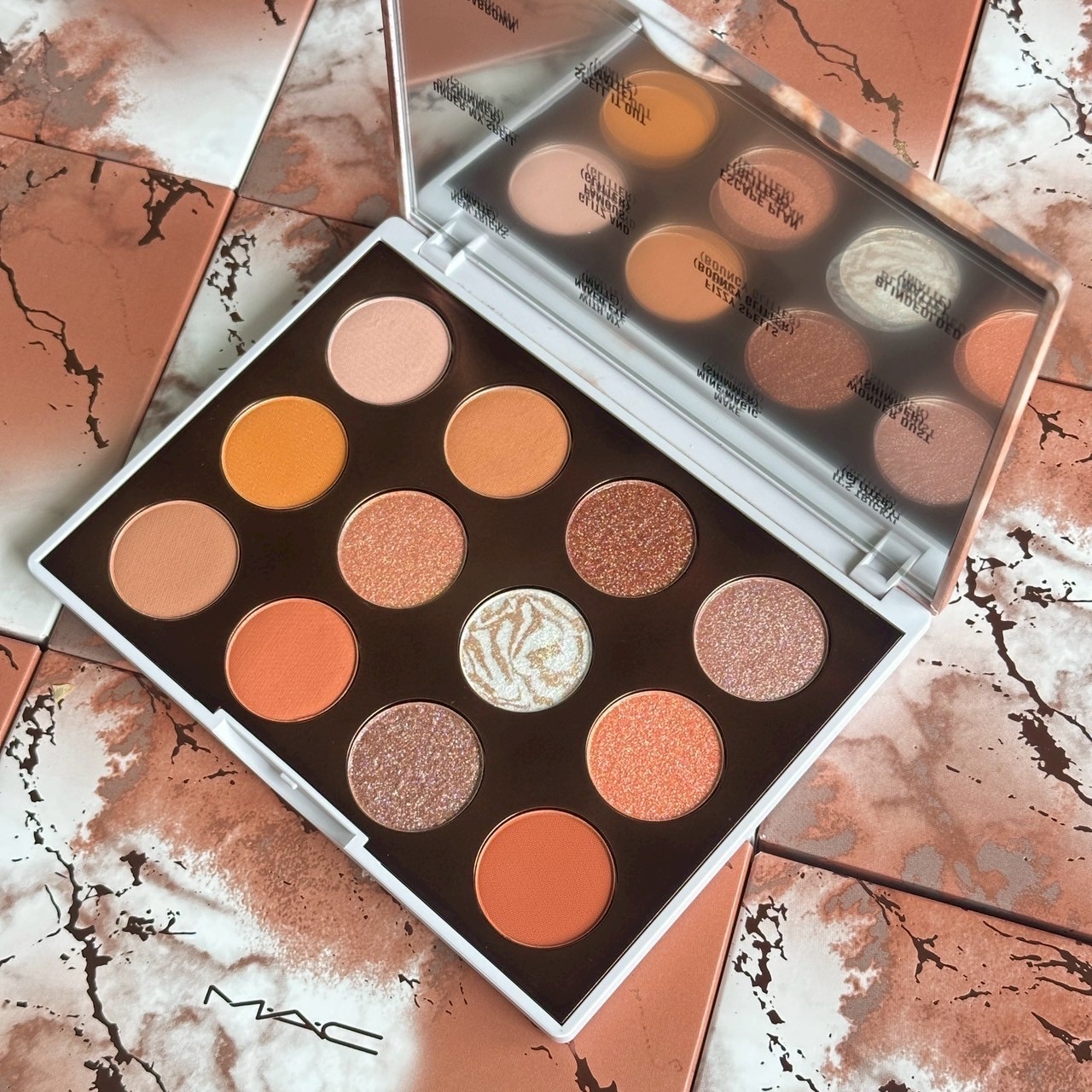 อายแชโดว์ Mac New Tricks Eye Shadow Palette
