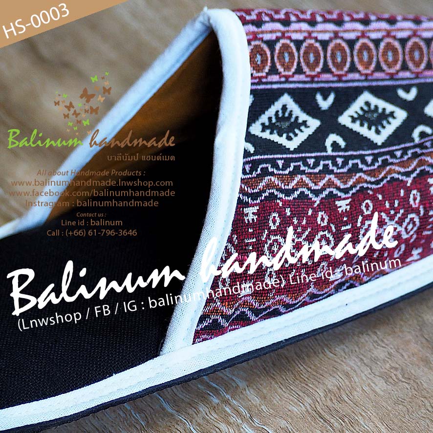 Slipper Handmade รองเท้าสลิปเปอร์ รองเท้าใส่ในบ้าน งานแฮนด์เมด เนื้อผ้าฝ้ายพิมพ์ลาย งานตัดเย็บดี เนื้อนุ่มใส่สบาย เป็น Free size ใส่ได้ทั้งผู้หญิงและผู้ชาย (เนื่องจากเป็นงานแฮนด์เมด ลายผ้าจะมีแบบมาไม่ซ้ำกันนะคะ) ดำ,แดง (Black, Red)