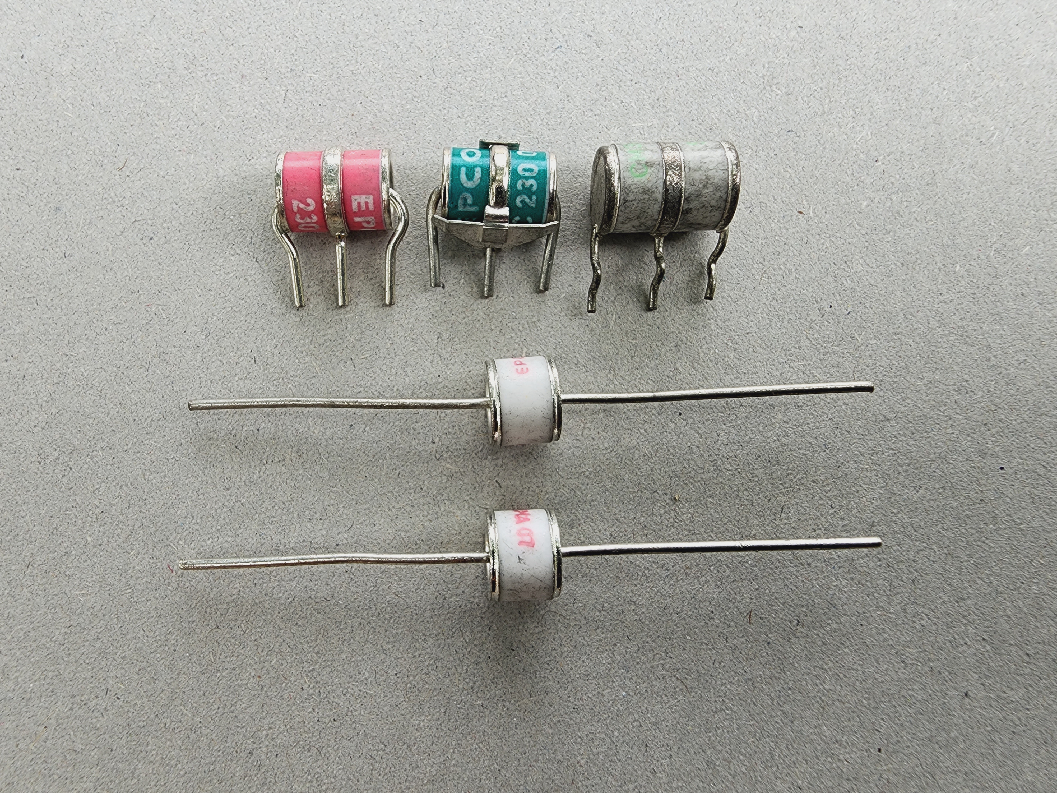 รูป GDT ( Gas Discharge Tube ) กันฟ้าผ่า