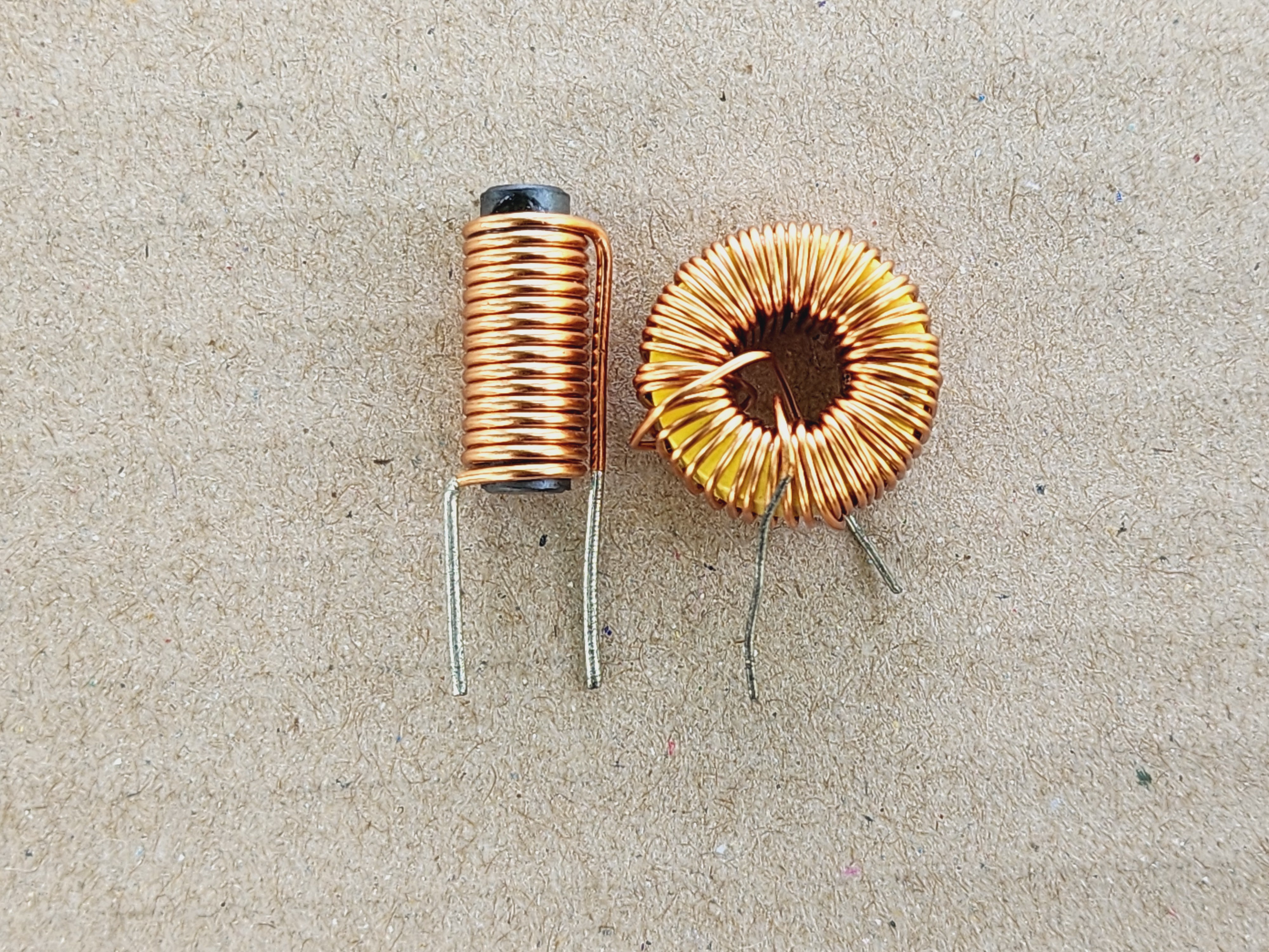 รูปตัวเหนี่ยวนำ L4 และ สัญลักษณ์ของตัวเหนี่ยวนำ