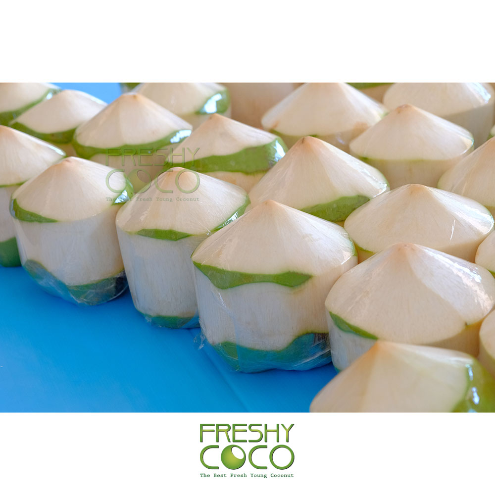 มะพร้าวน้ำหอม แบบควั่นเขียว Green semi-husked fresh young coconut (Diamond shape)