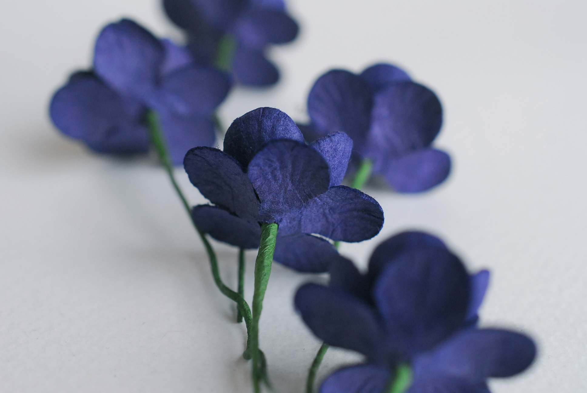 ดอกไม้กระดาษสา ดอกซากุระกระดาษ ดอกไม้กระดาษสาราคาส่ง ดอกไม้กระดาษสำหรับตกแต่งของชำร่วย งานแต่งงาน ทำช่อดอกไม้ติดอกเจ้าบ่าว ข้อมือดอกไม้เจ้าสาว ขนาด2.5 cm. 50 ดอก Paper flowers supplies: DIY wedding tools Cherry blossom (Sakura) 50 pcs. size 2.5 cm. deep b