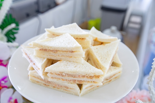 อันดับ 1 ทัวร์เกาะพีพี อ่าวมาหยา อ่าวปิเละ เกาะไข่ เรือสปีดโบ๊ท Phi Phi Island Khai Island - Maya Bay - Pileh Lagoon