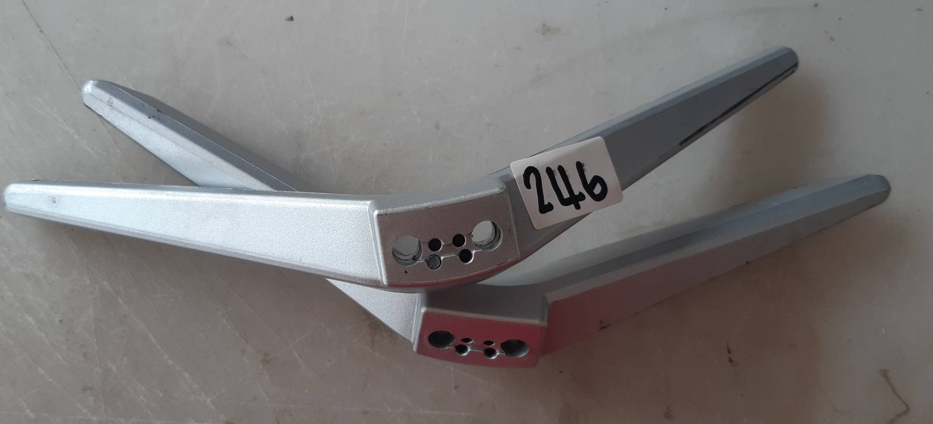 อันที่ 246 ขาทีวี TCL 55UE6000 55F6-05 68-613120-1ZR