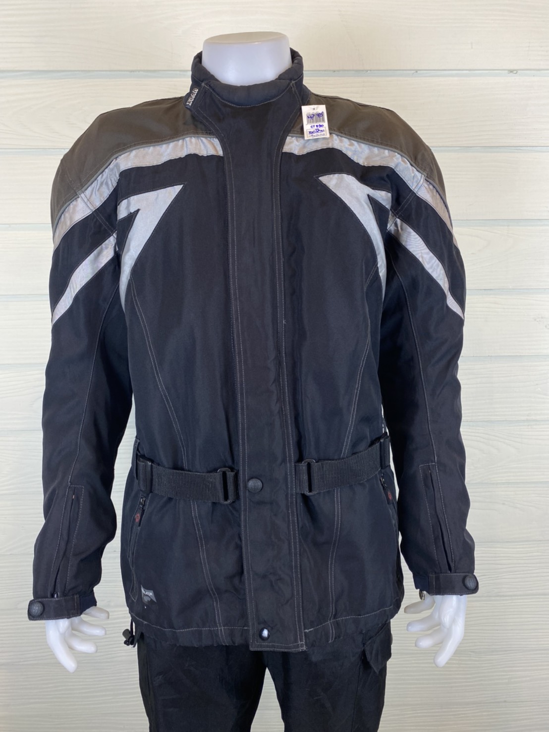 เสื้อขี่มอเตอร์ไซด์( มือสอง) CT 890 : อก 50-52" ยาว 31" รอบเอว 48" UVEX