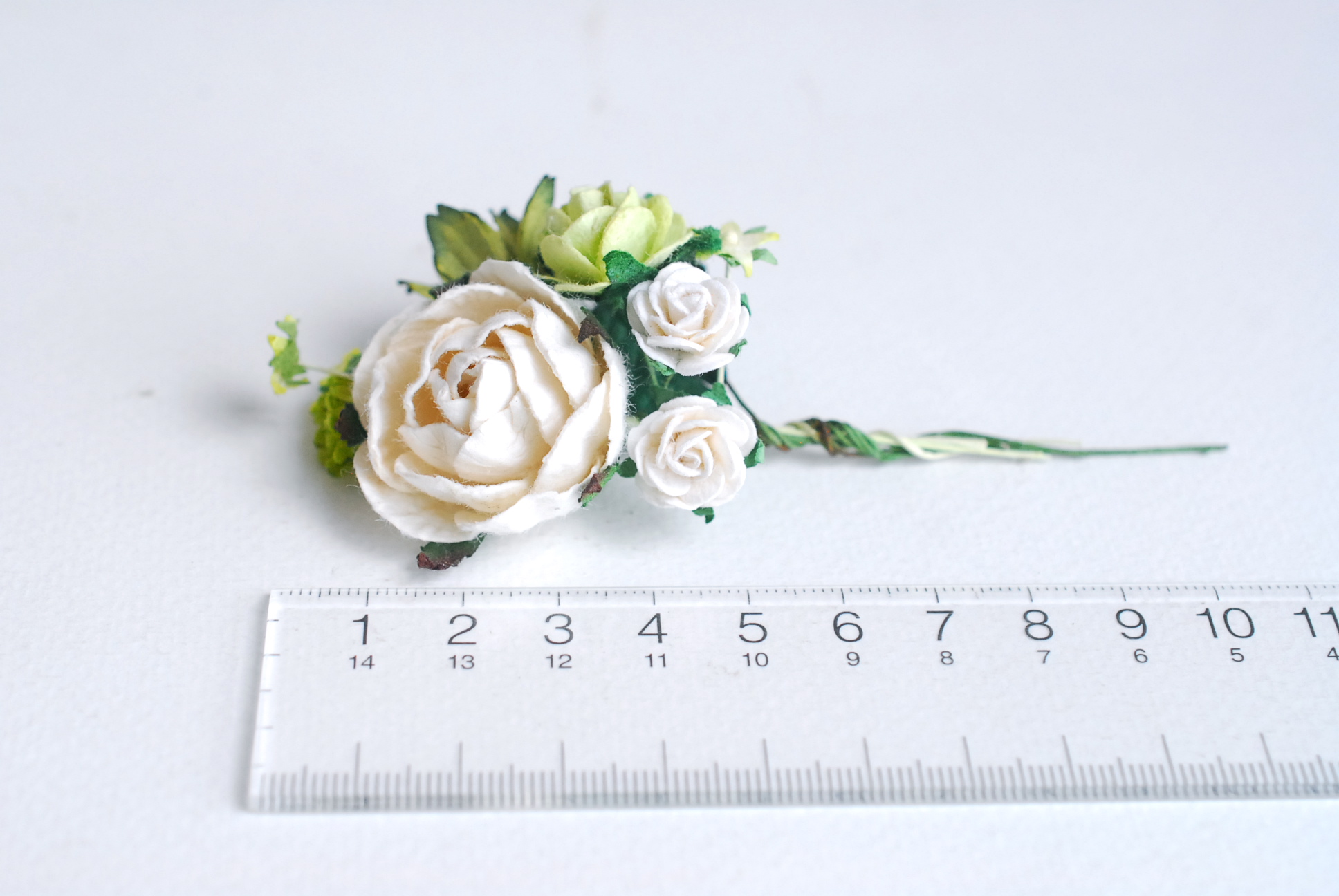 ช่อดอกไม้กระดาษ ดอกไม้ประดับ งานแต่งงาน งานประดิษฐ์ ของชำร่วย ดอกไม้กระดาษสา ช่อดอกไม้สีเขียว งานแต่งงาน DIY wedding boutonniere or making centerpieces gift decoration, small bouquet greenery color.