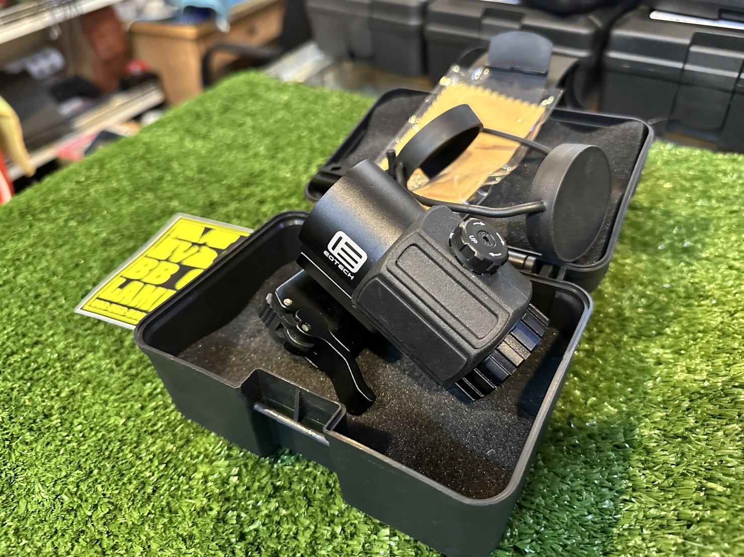 Dot: ซูมหลัง EOTECH