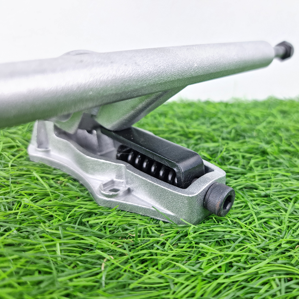 [0306] ทรัคสเก็ตบอร์ด Surf truck(สปริงยาว) CX7 กว้าง 6นิ้ว สูง 2.5นิ้ว โมแล้วเล่นดีกว่าเดิม