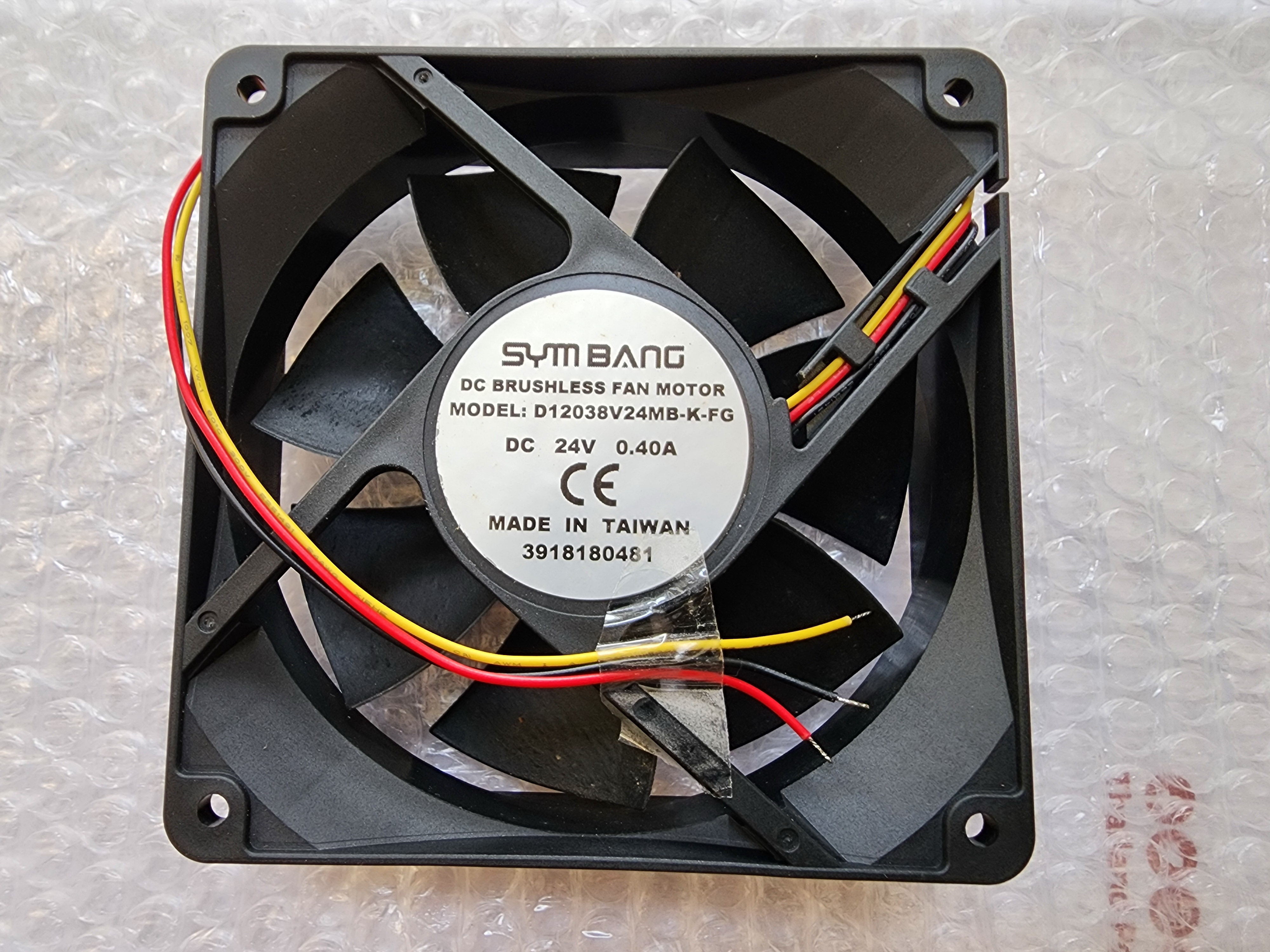 พัดลม 24VDC 0.4A 3 สาย ดำ แดง เหลือง Size 120x38mm