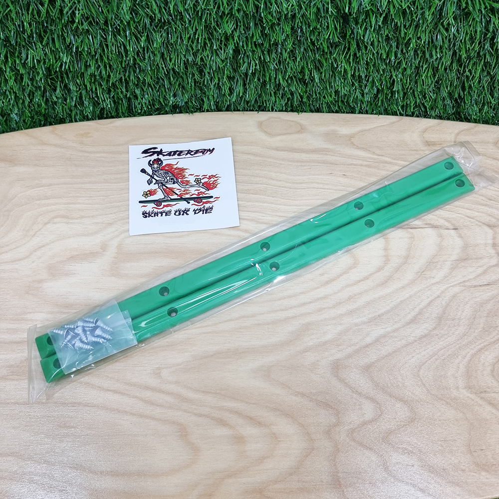 0302 rail guard skateboard ใช้ติดใต้แผ่นสเก็ตบอร์ดกันรอย มีน็อตมาให้ สายรูดราวต้องมี