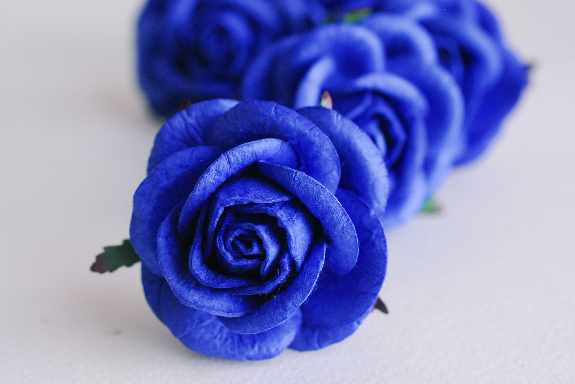 ดอกไม้กระดาษสา ดอกกุหลาบกระดาษสีน้ำเงินทะเล ขนา่ด 4.5 cm., สำหรับของชำร่วย, งานแต่งงาน, Paper flower,20 Pieces mulberry rose, 4.00 cm. ocean blue color.