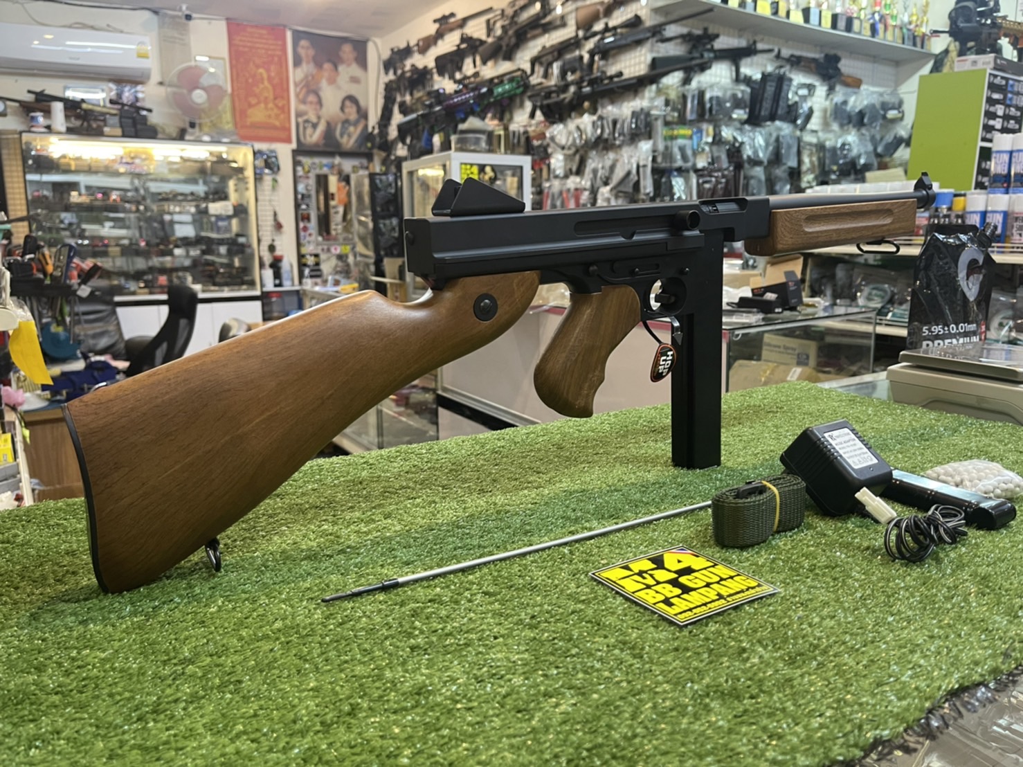 CYMA CM.033 Thompson